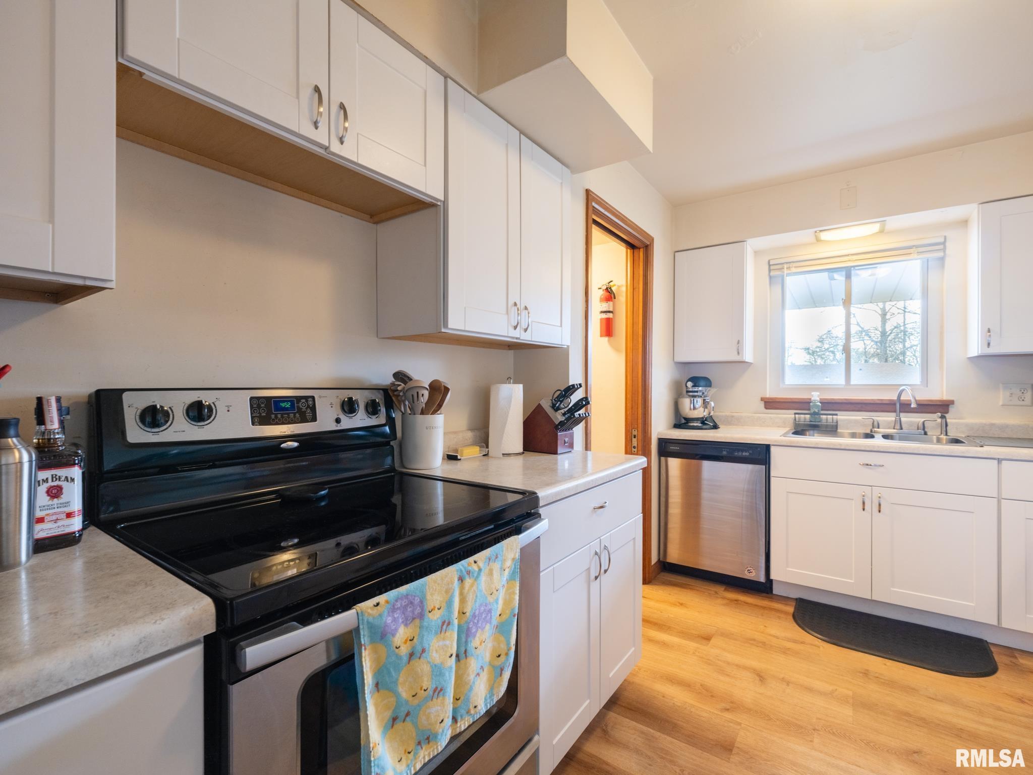 406 S BARNEWOLT Drive