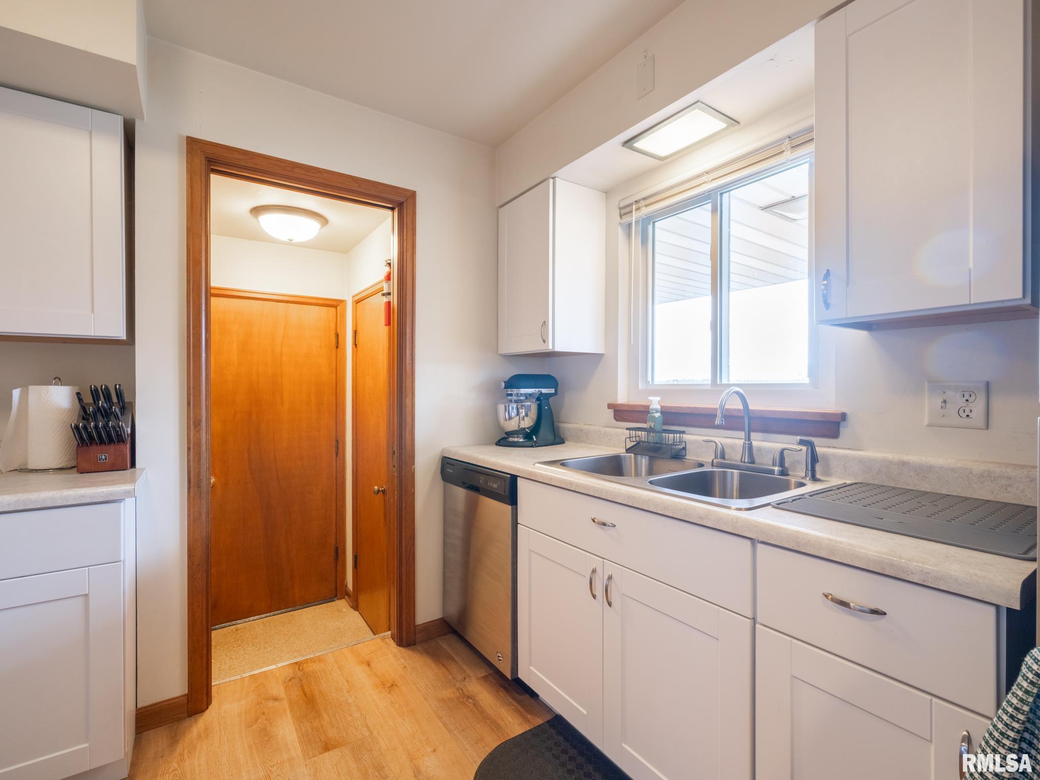 406 S BARNEWOLT Drive