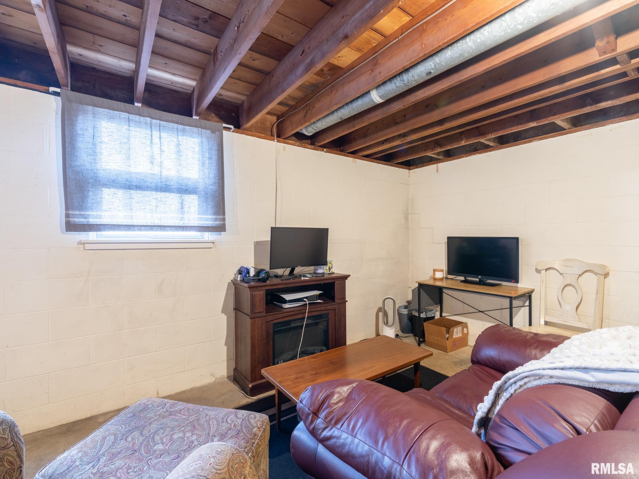 406 S BARNEWOLT Drive