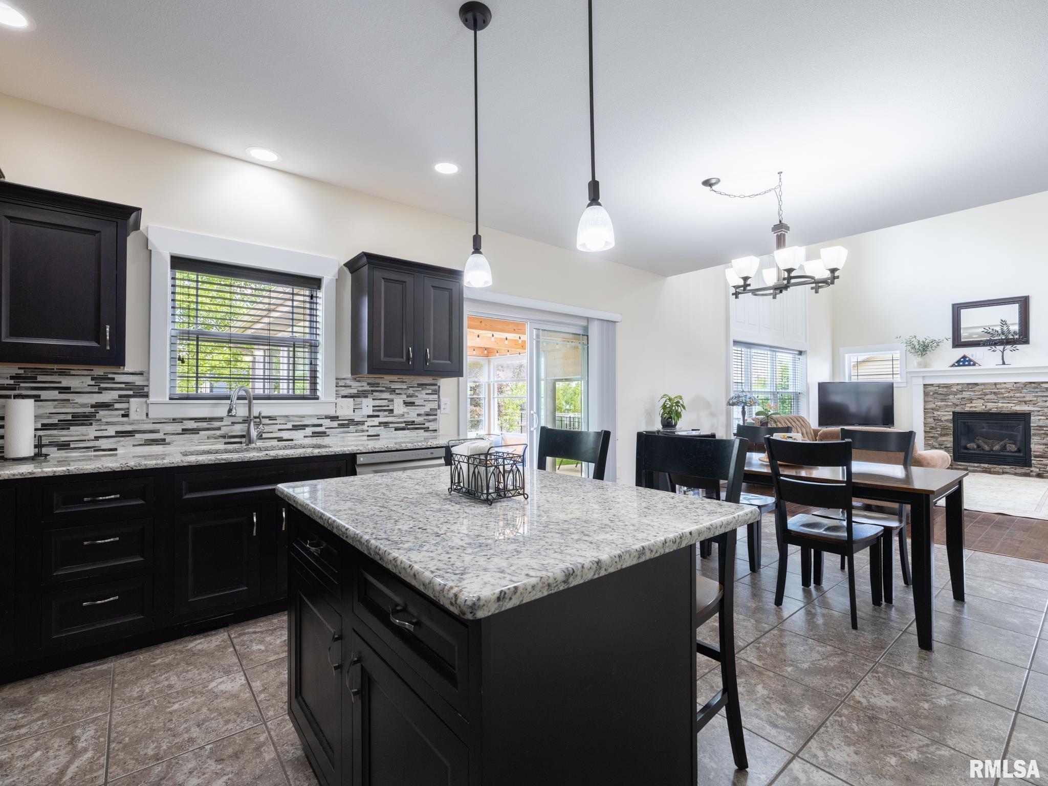 1209 DORCHESTER Court