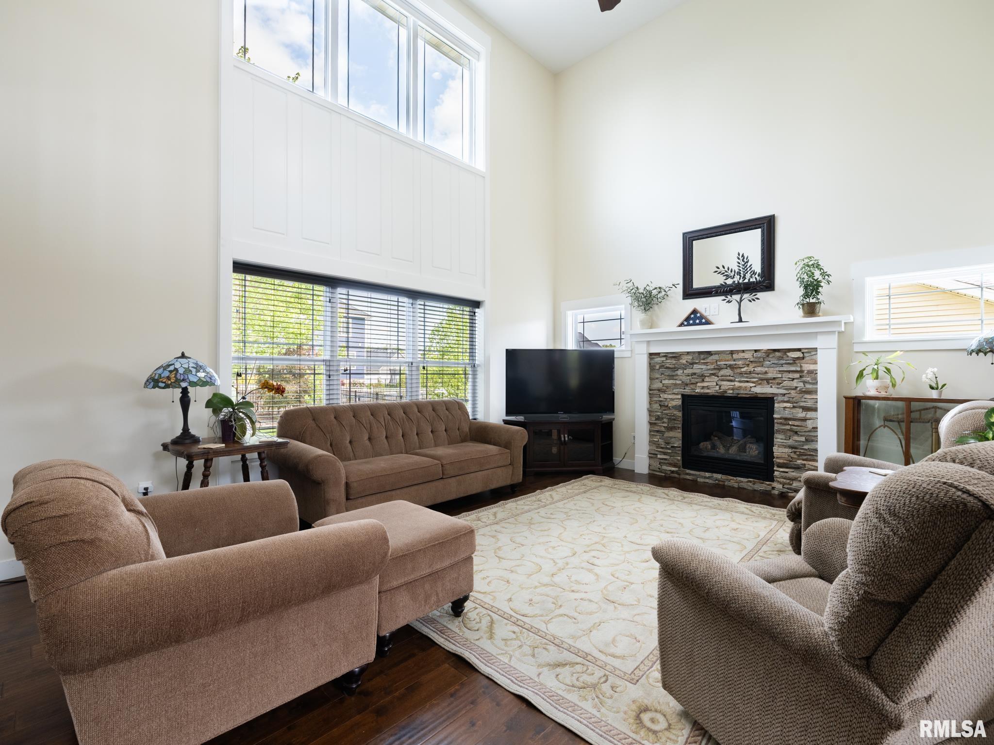 1209 DORCHESTER Court