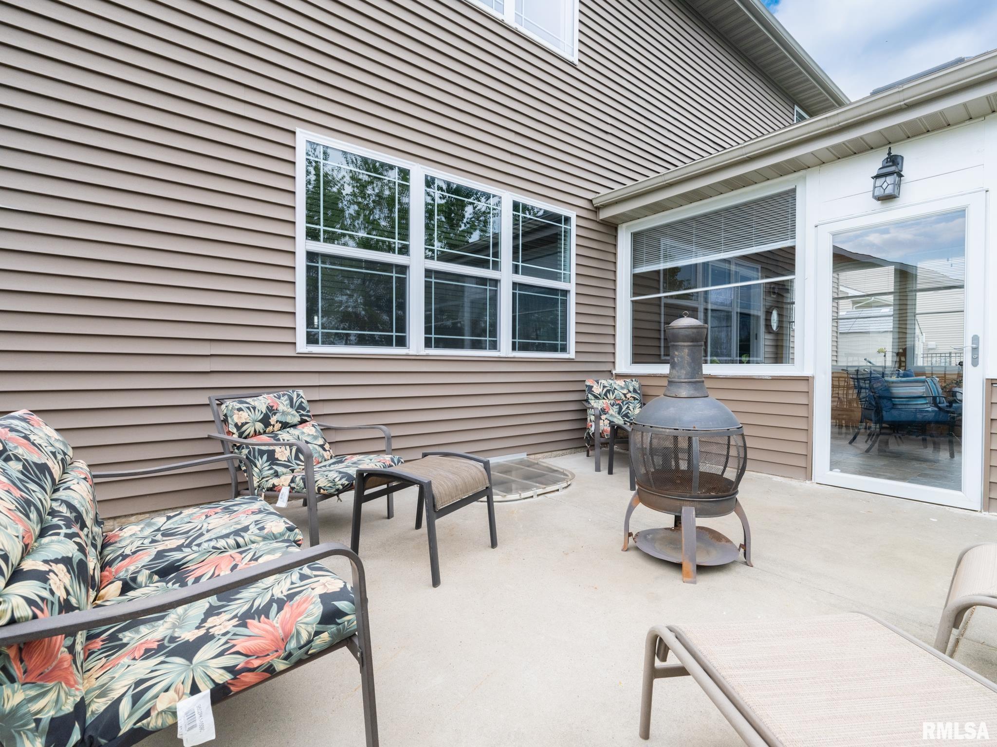 1209 DORCHESTER Court