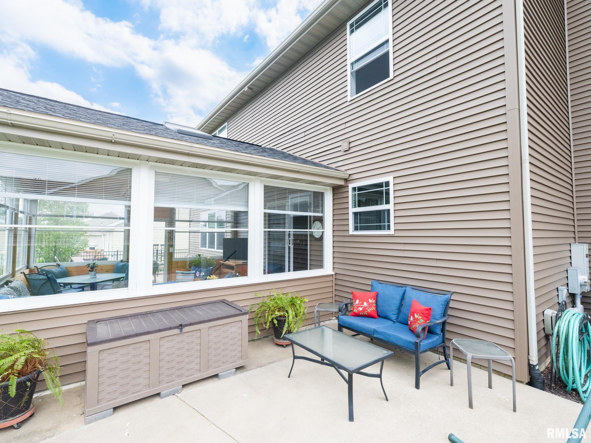 1209 DORCHESTER Court