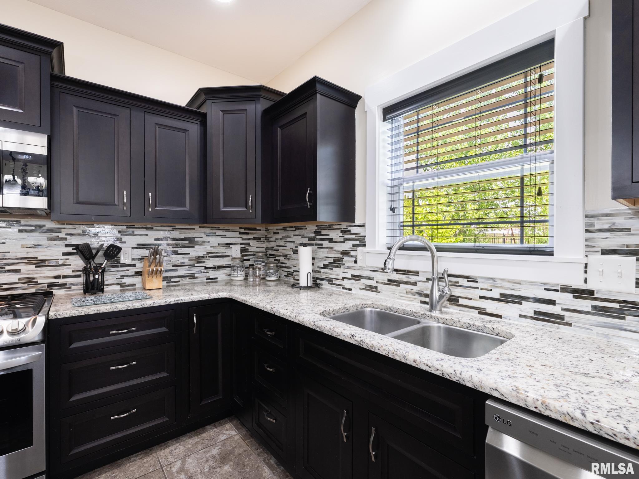 1209 DORCHESTER Court