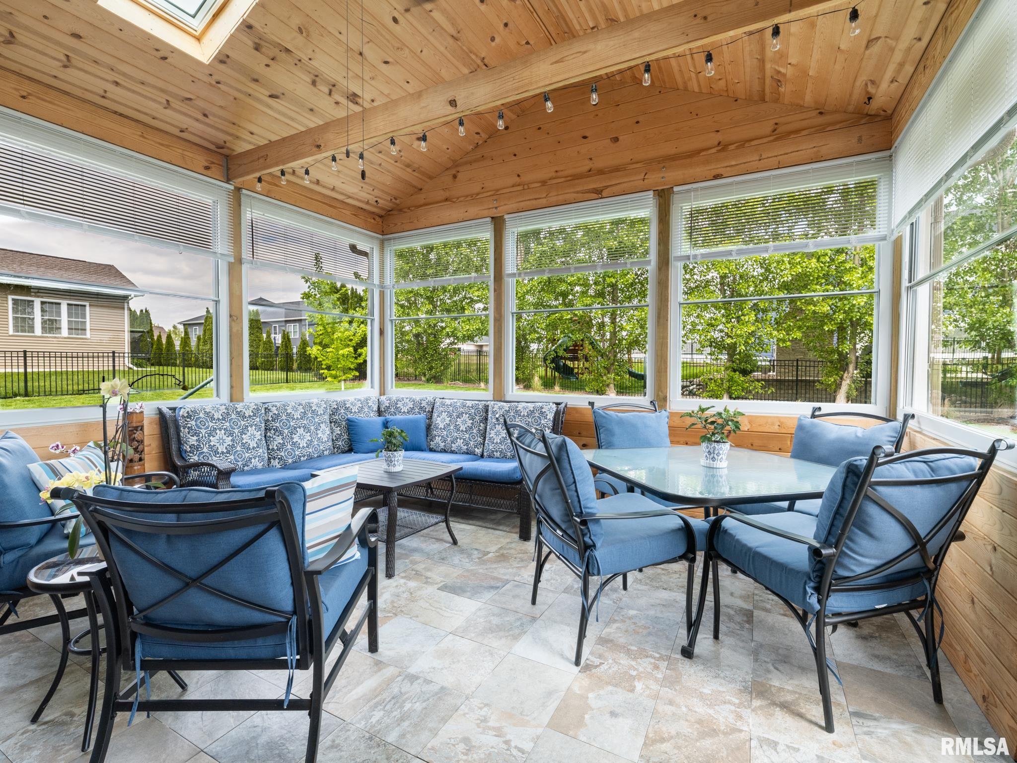 1209 DORCHESTER Court