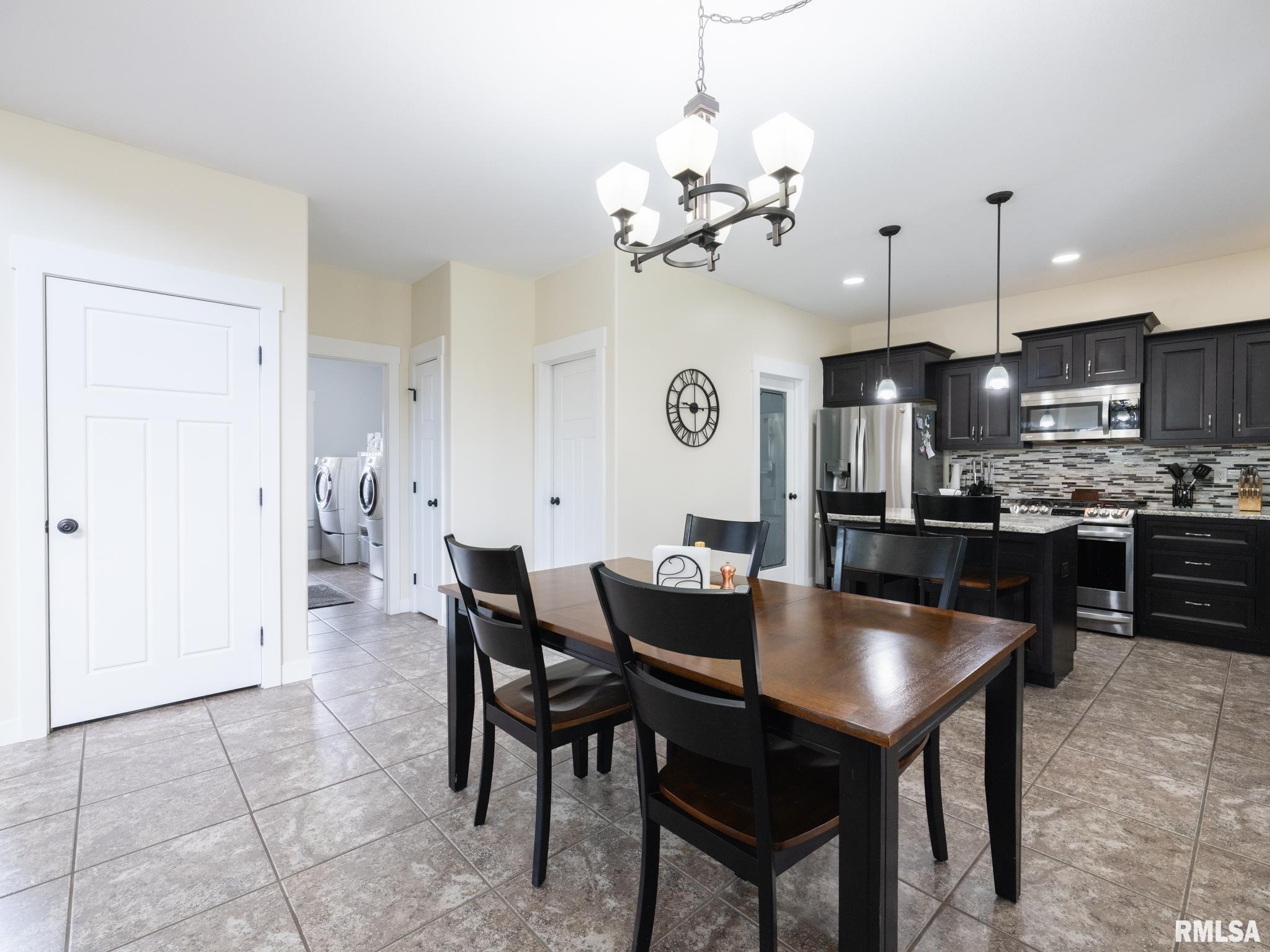 1209 DORCHESTER Court