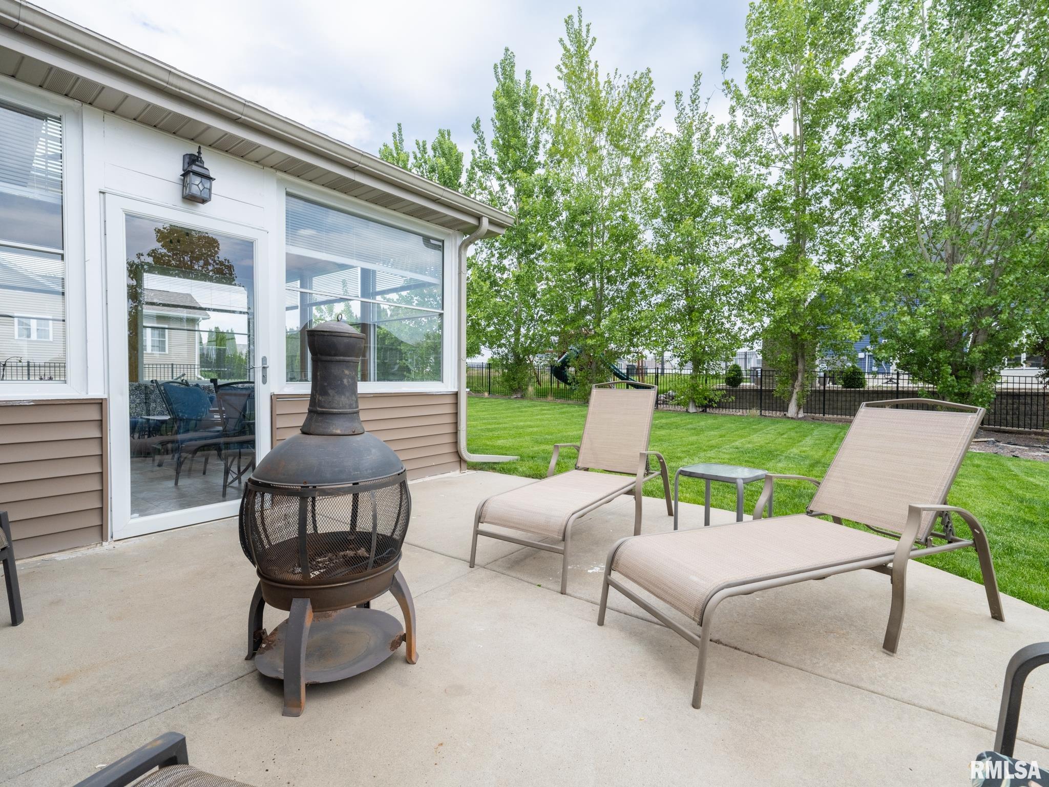 1209 DORCHESTER Court