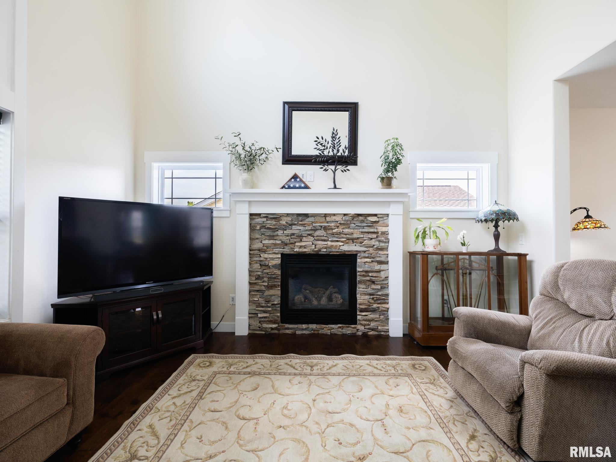 1209 DORCHESTER Court