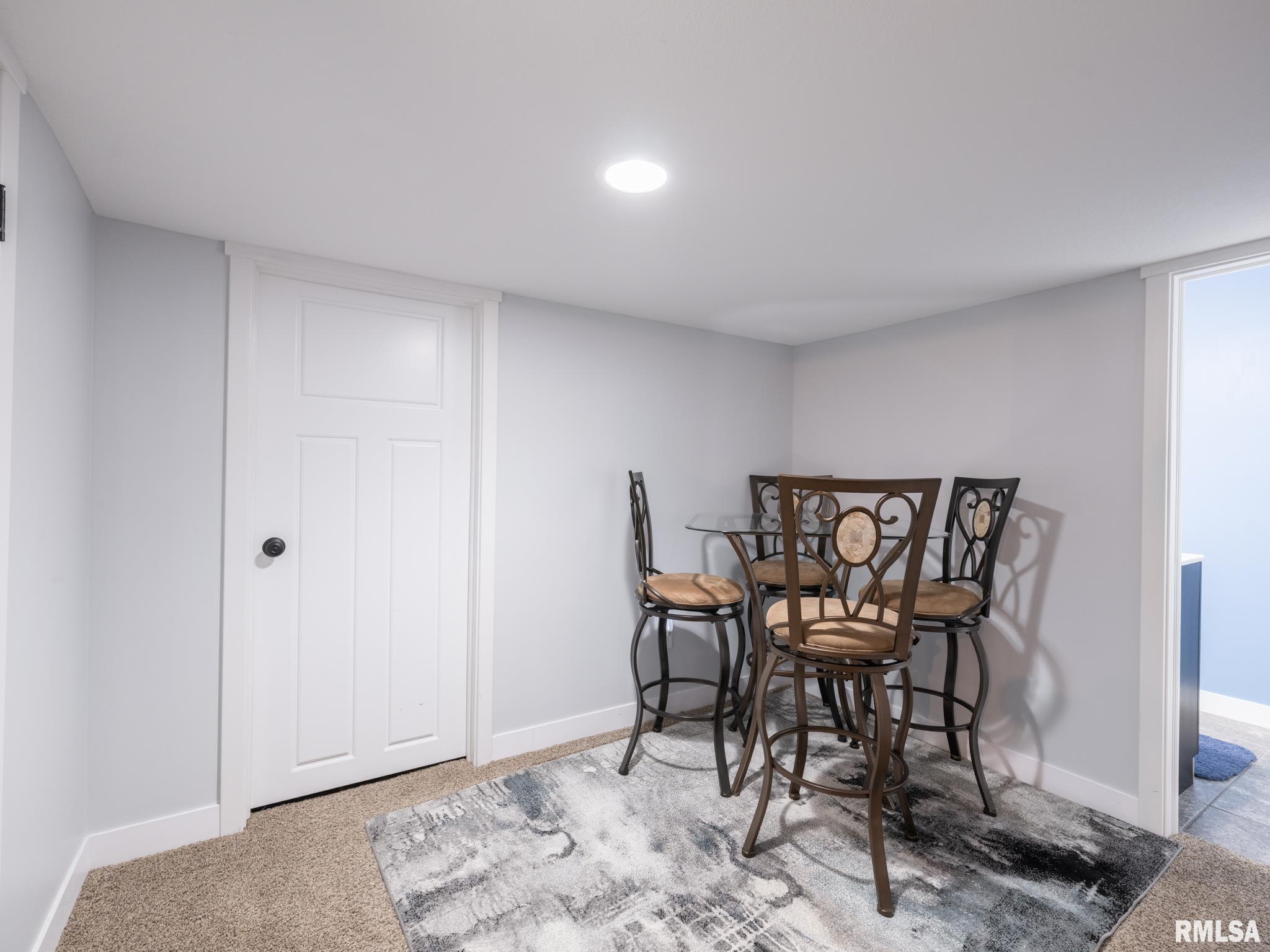 1209 DORCHESTER Court