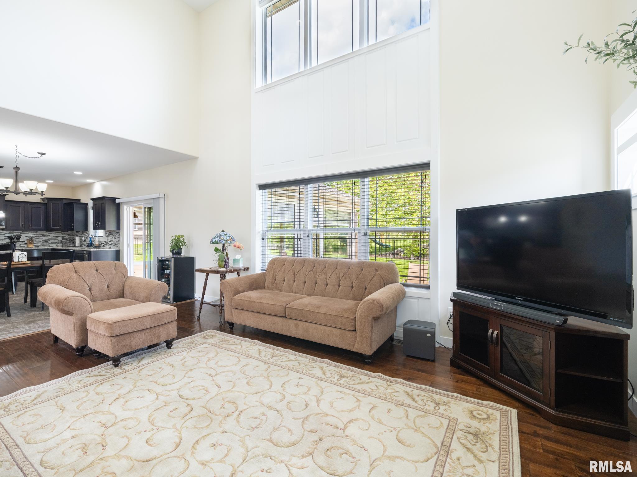 1209 DORCHESTER Court