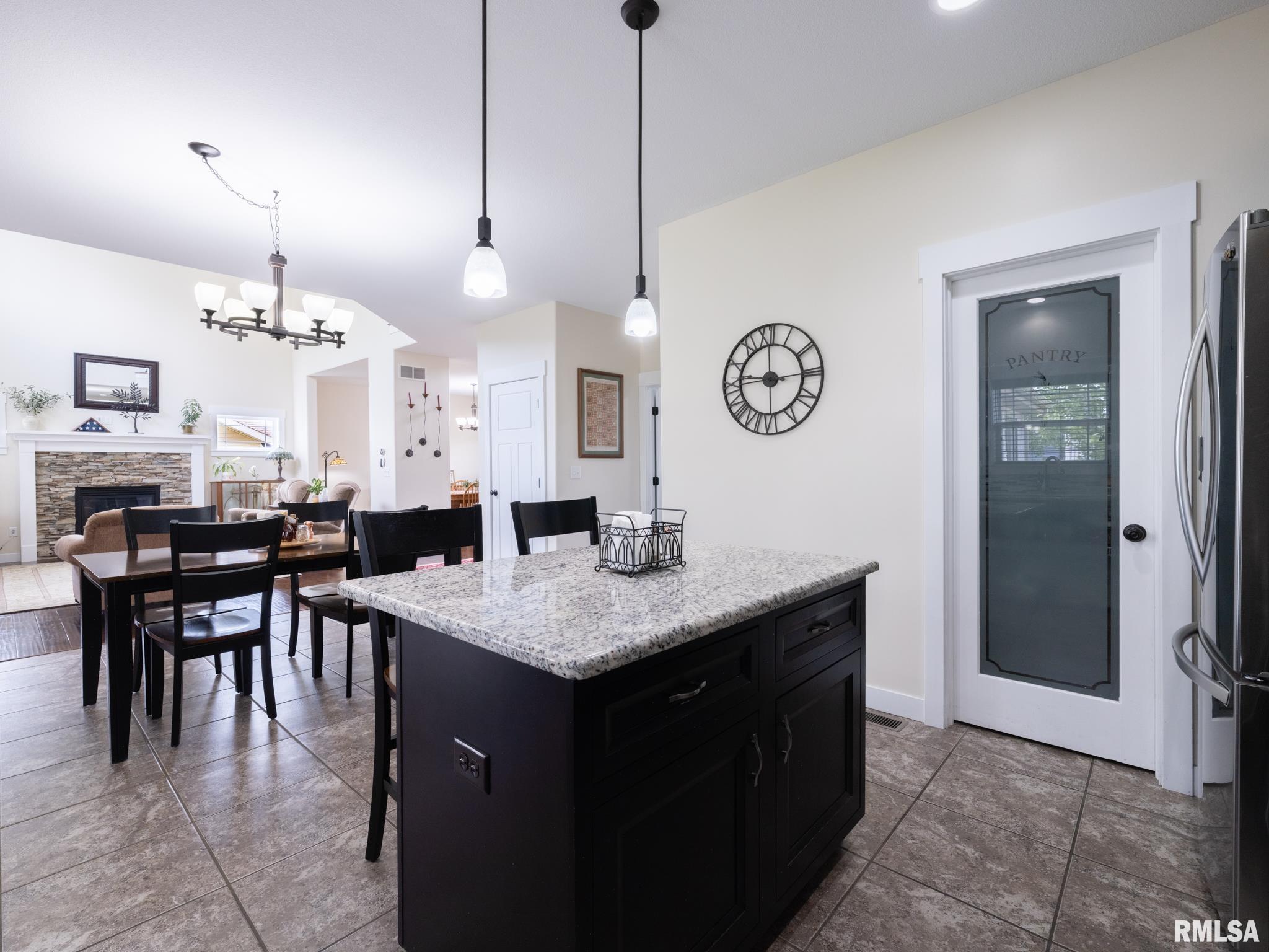 1209 DORCHESTER Court