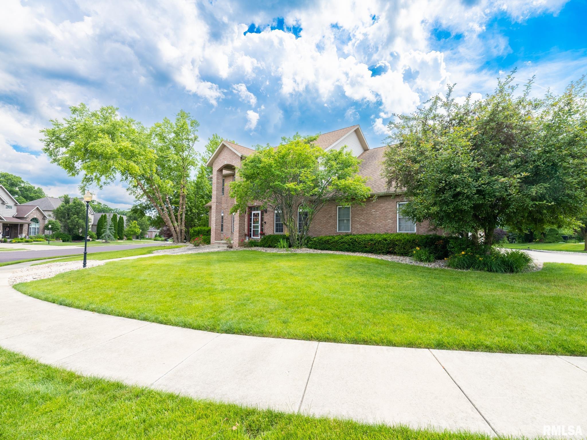 5800 W EAGLECREEK Drive