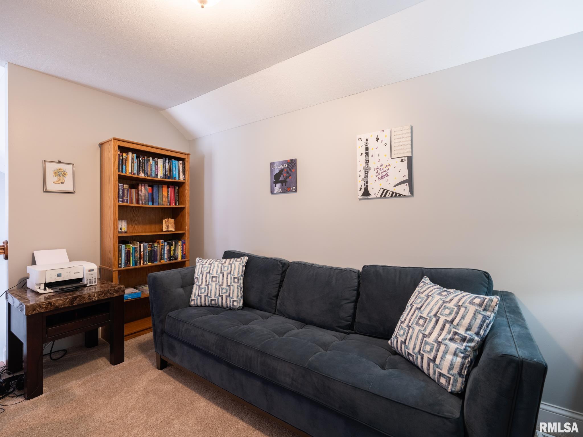 5800 W EAGLECREEK Drive