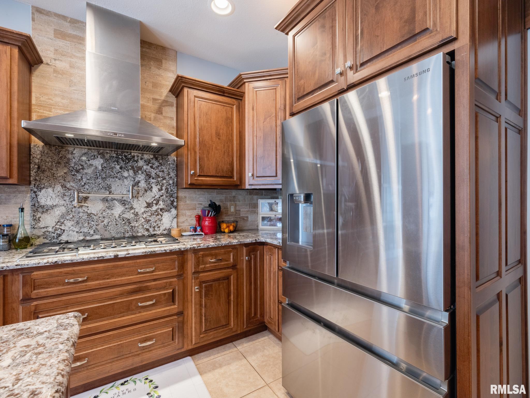 5800 W EAGLECREEK Drive