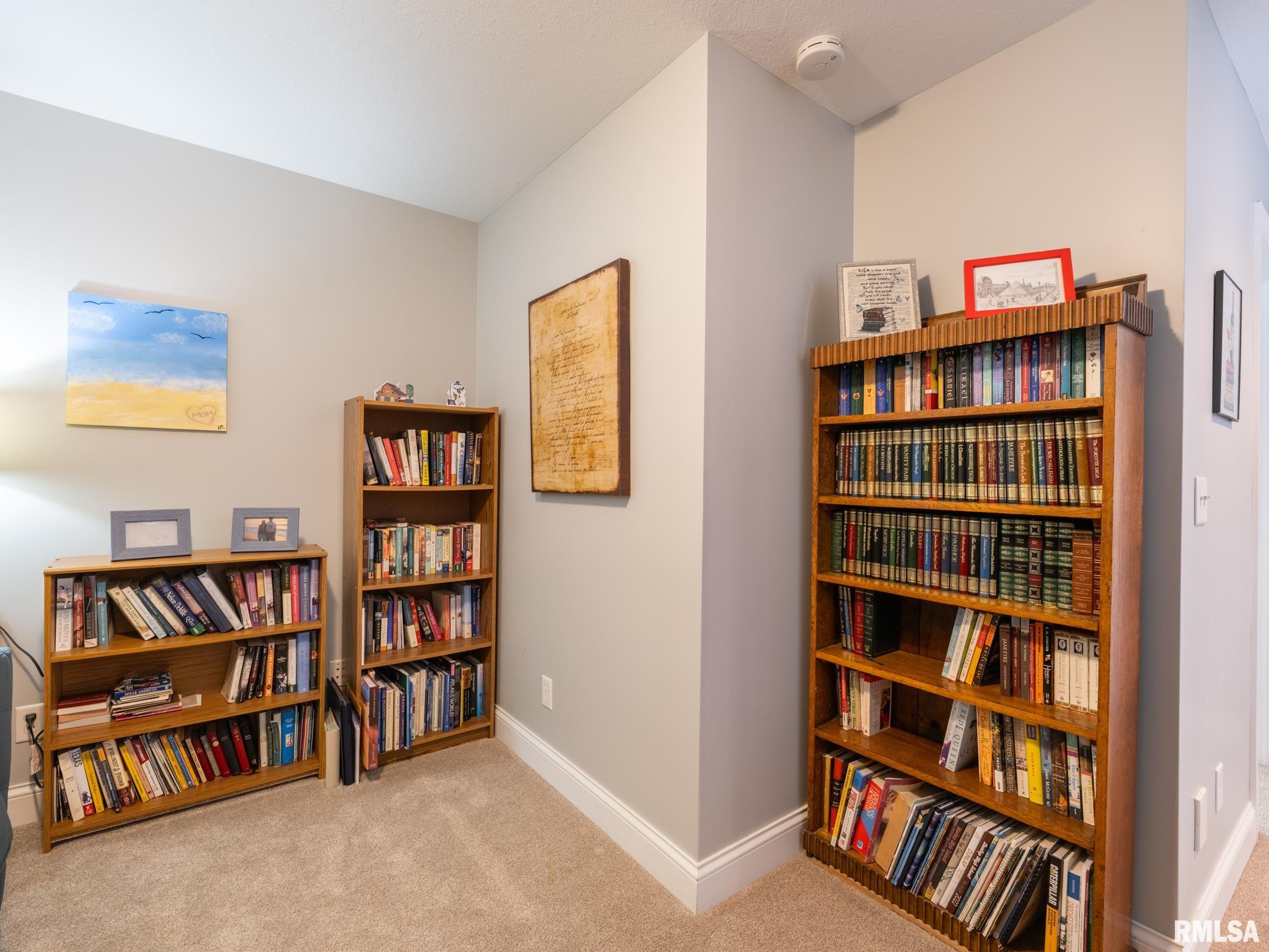 5800 W EAGLECREEK Drive