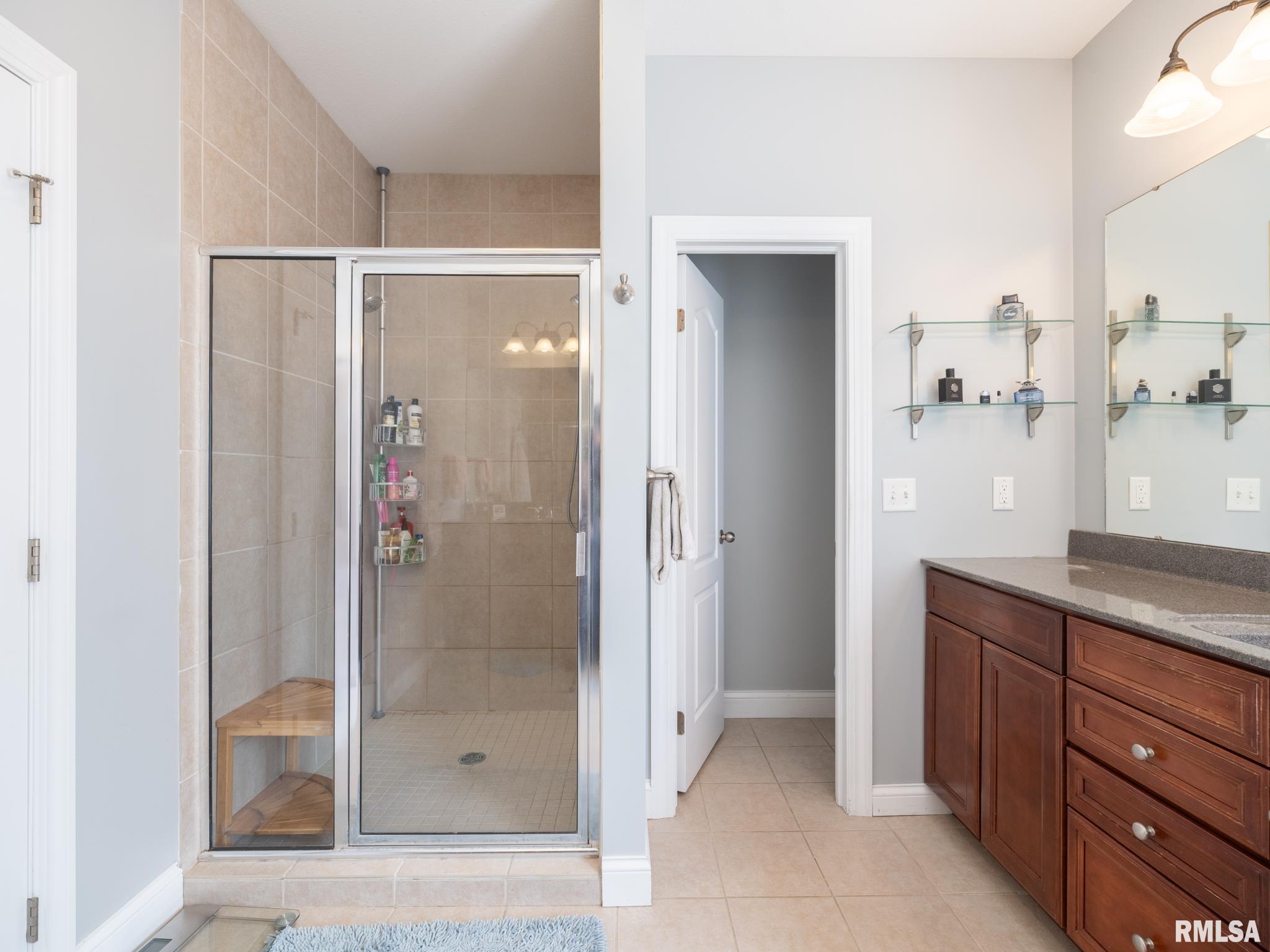 5800 W EAGLECREEK Drive