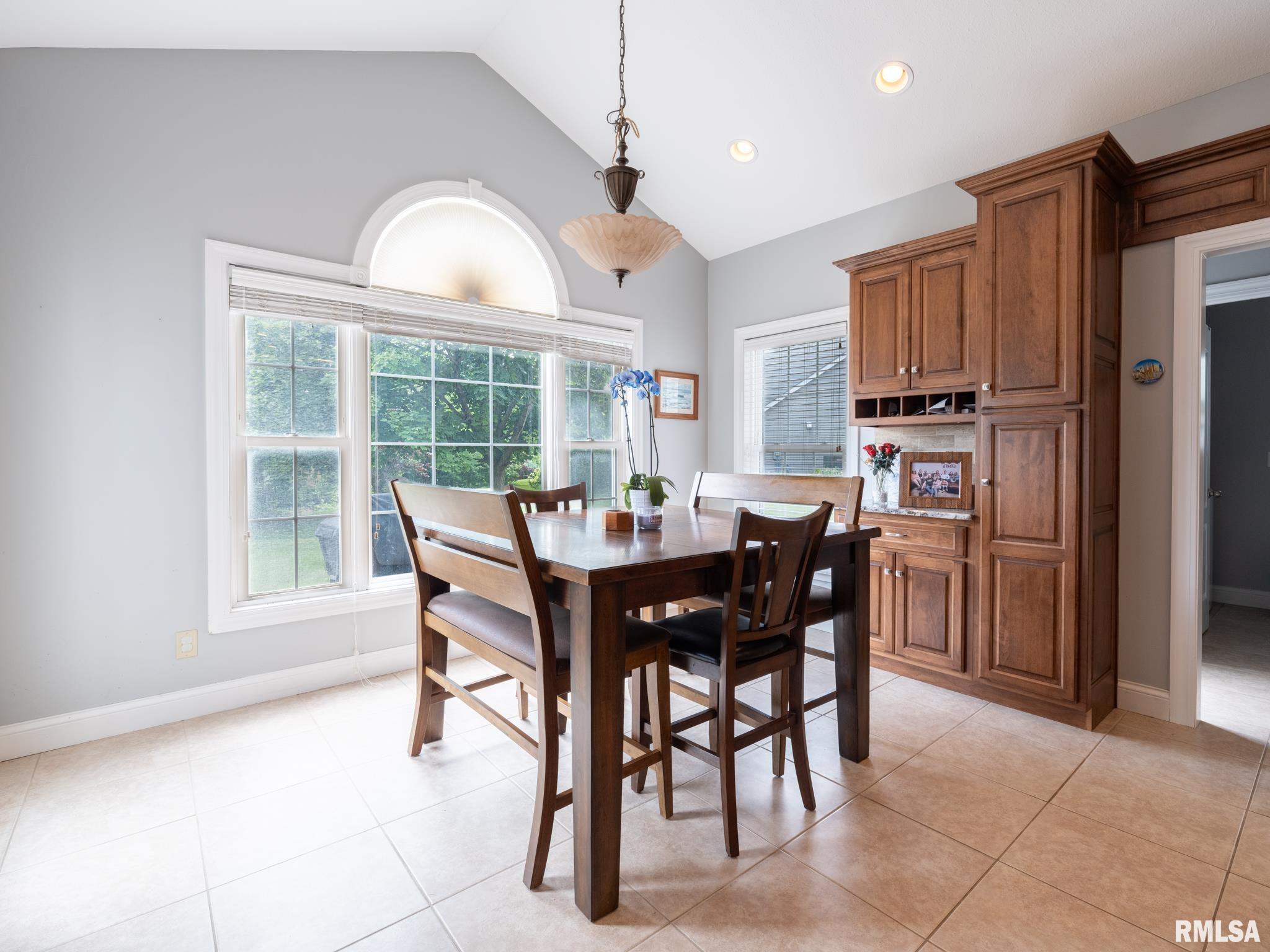 5800 W EAGLECREEK Drive