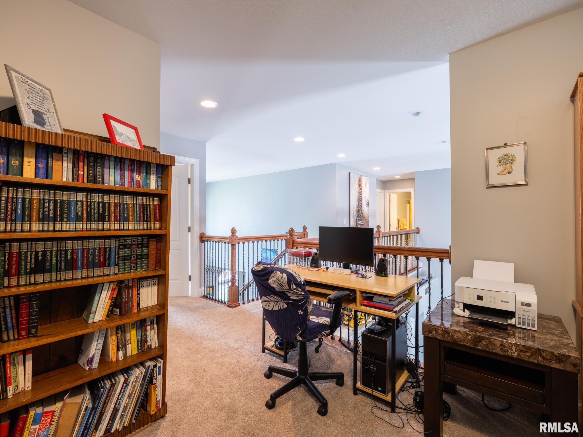 5800 W EAGLECREEK Drive