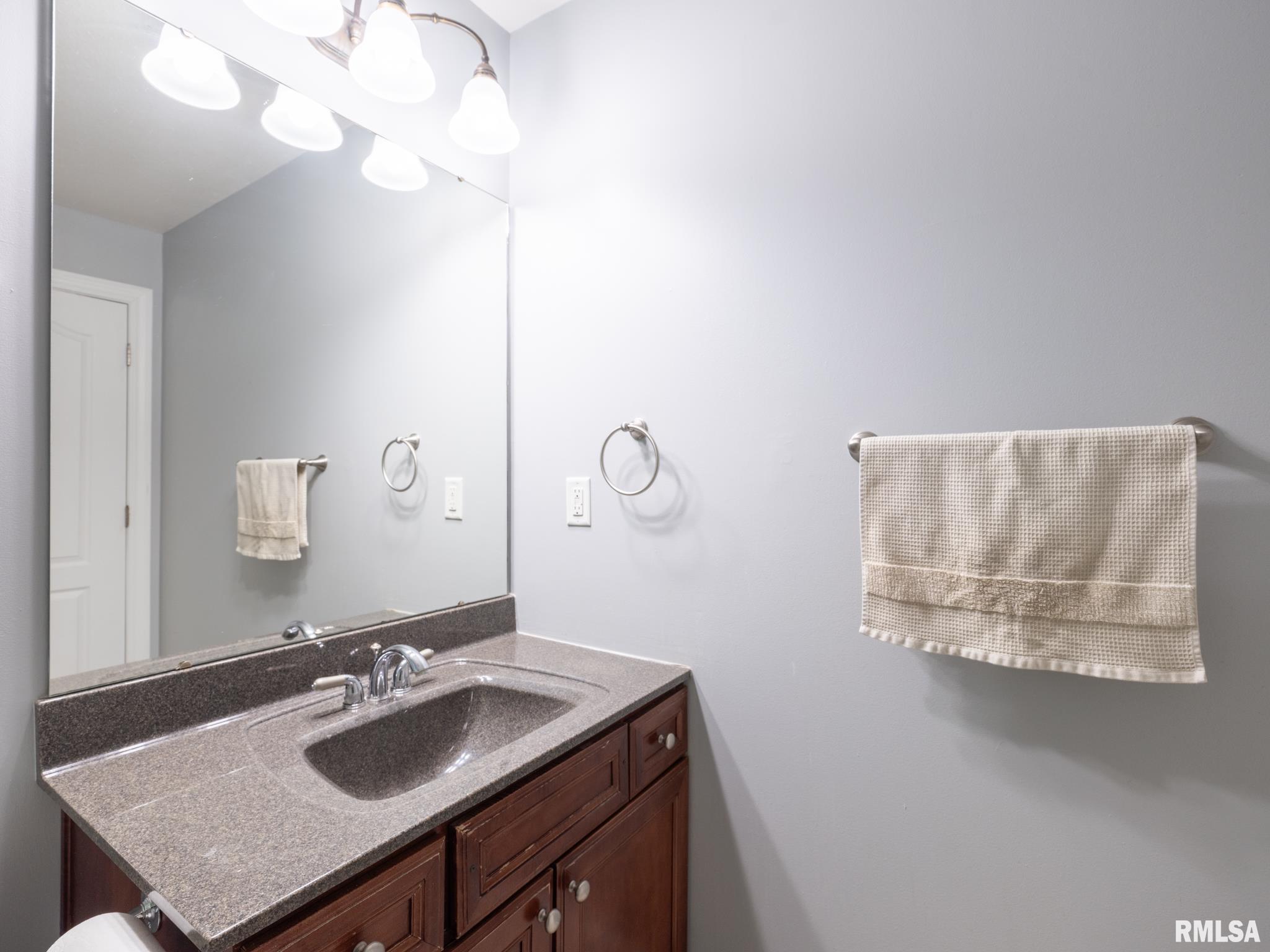 5800 W EAGLECREEK Drive