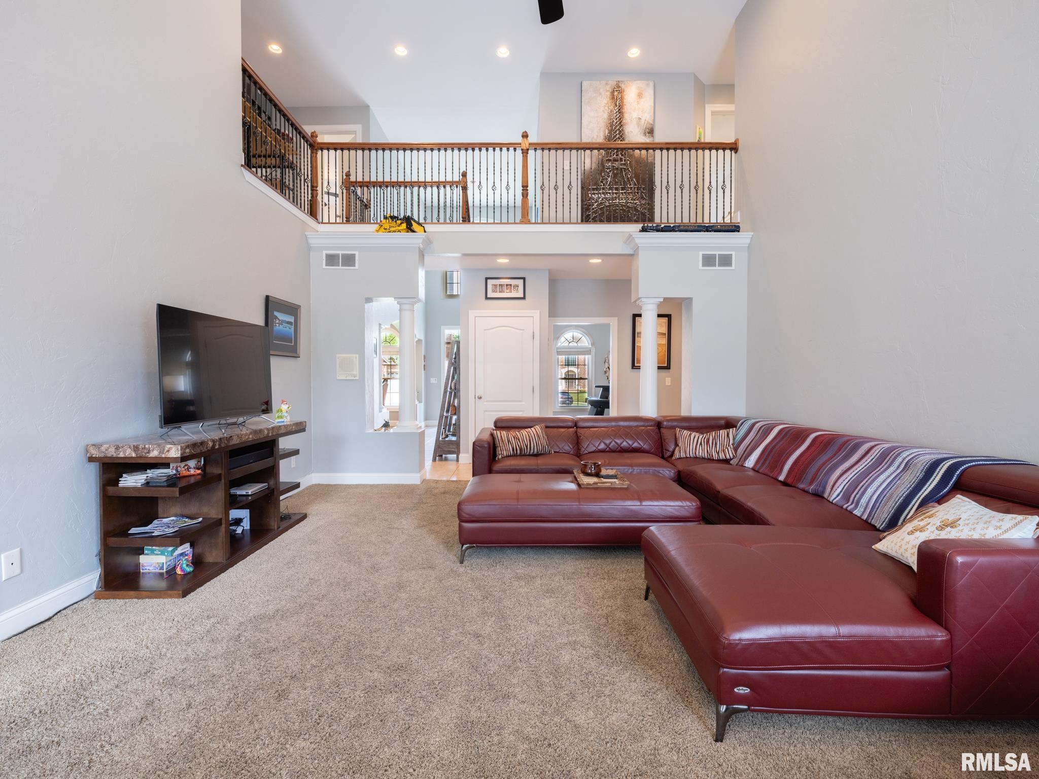 5800 W EAGLECREEK Drive