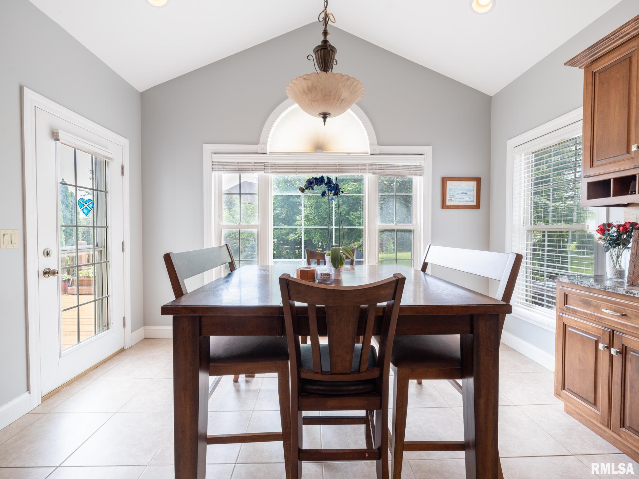 5800 W EAGLECREEK Drive