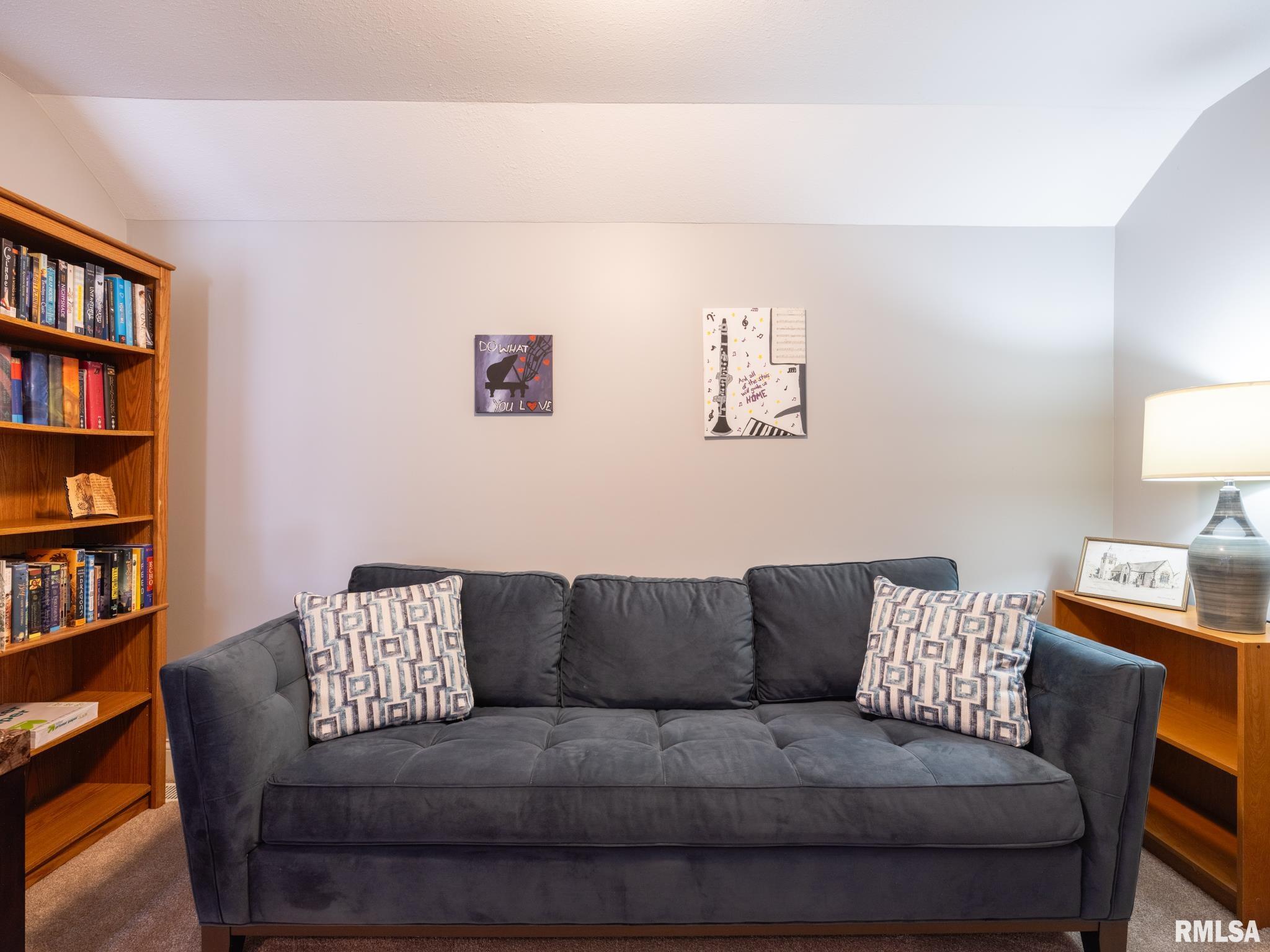 5800 W EAGLECREEK Drive