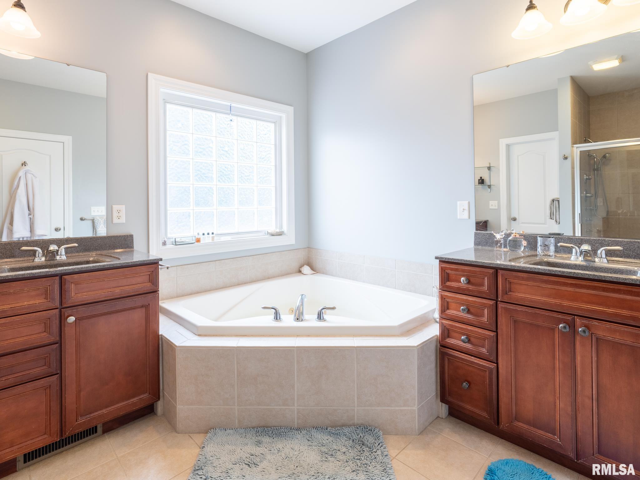 5800 W EAGLECREEK Drive