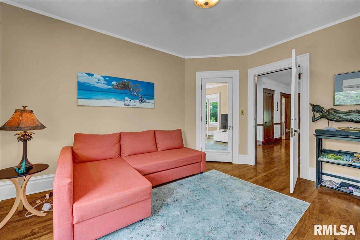 801 WASHINGTON Street