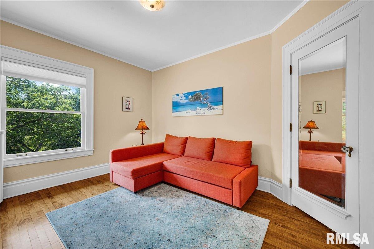 801 WASHINGTON Street