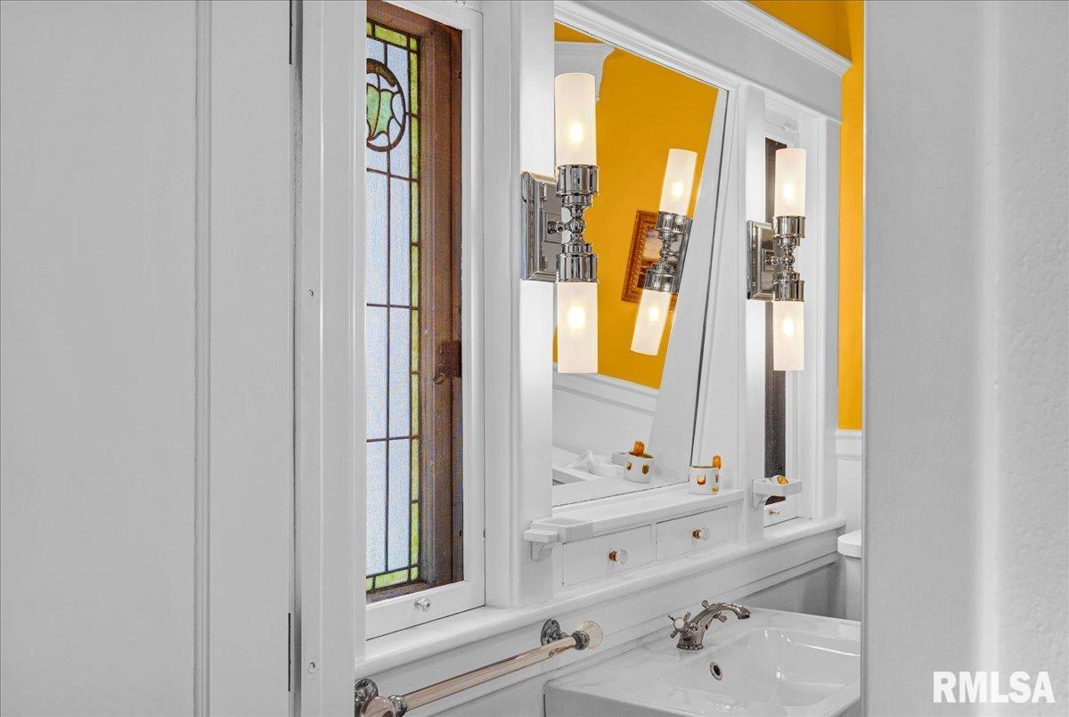 801 WASHINGTON Street