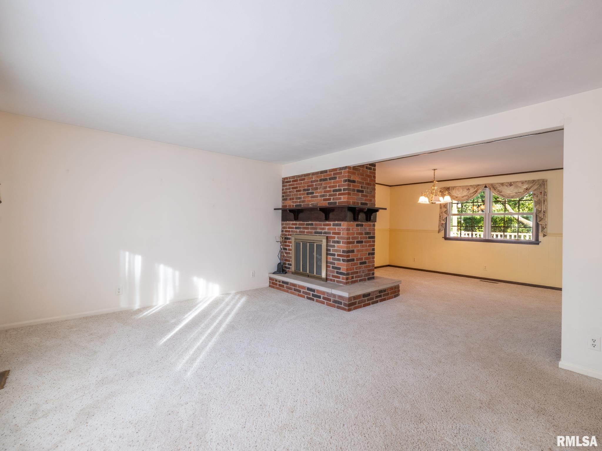 1602 W Lincoln Wood Place