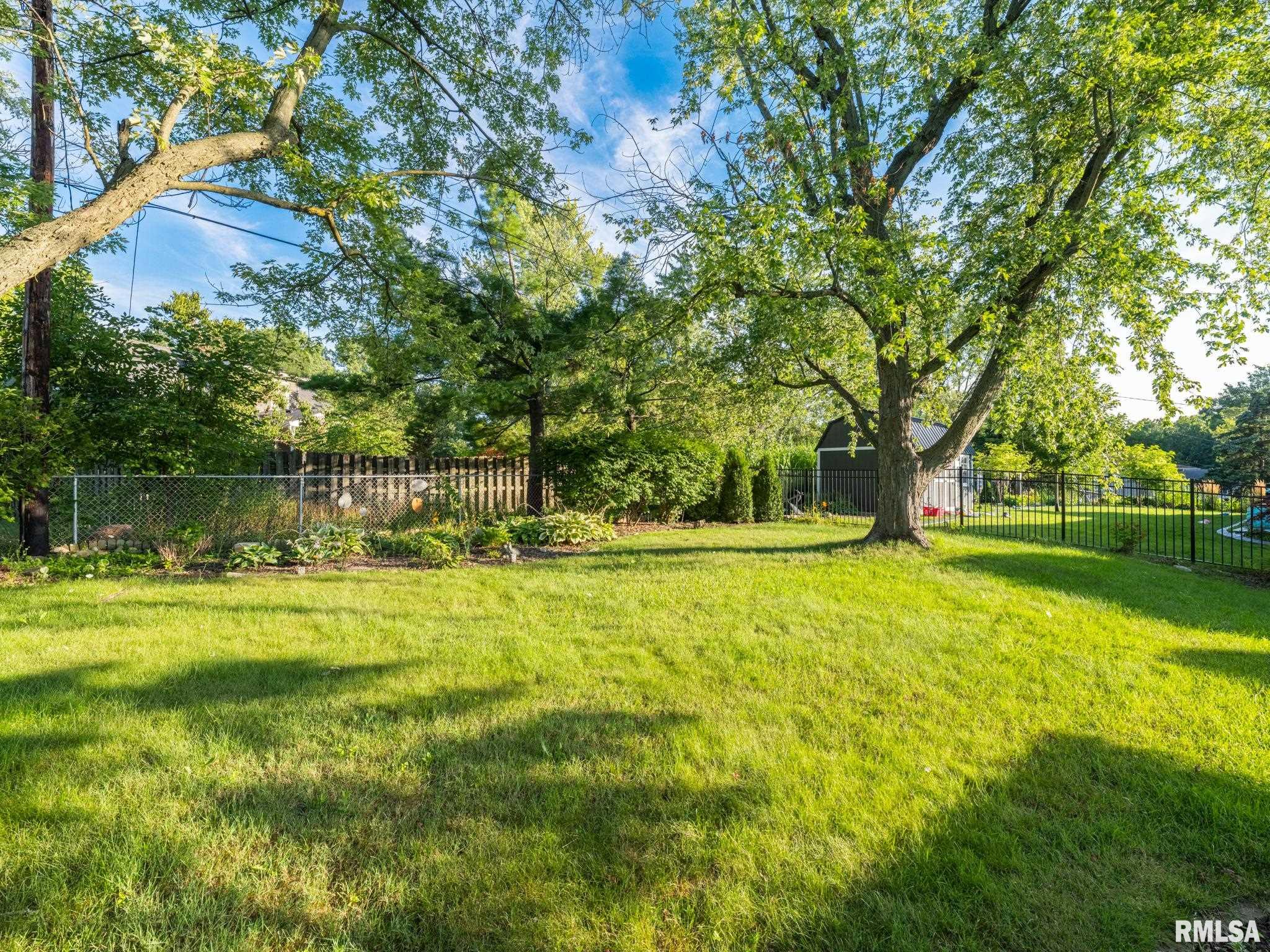 1602 W Lincoln Wood Place