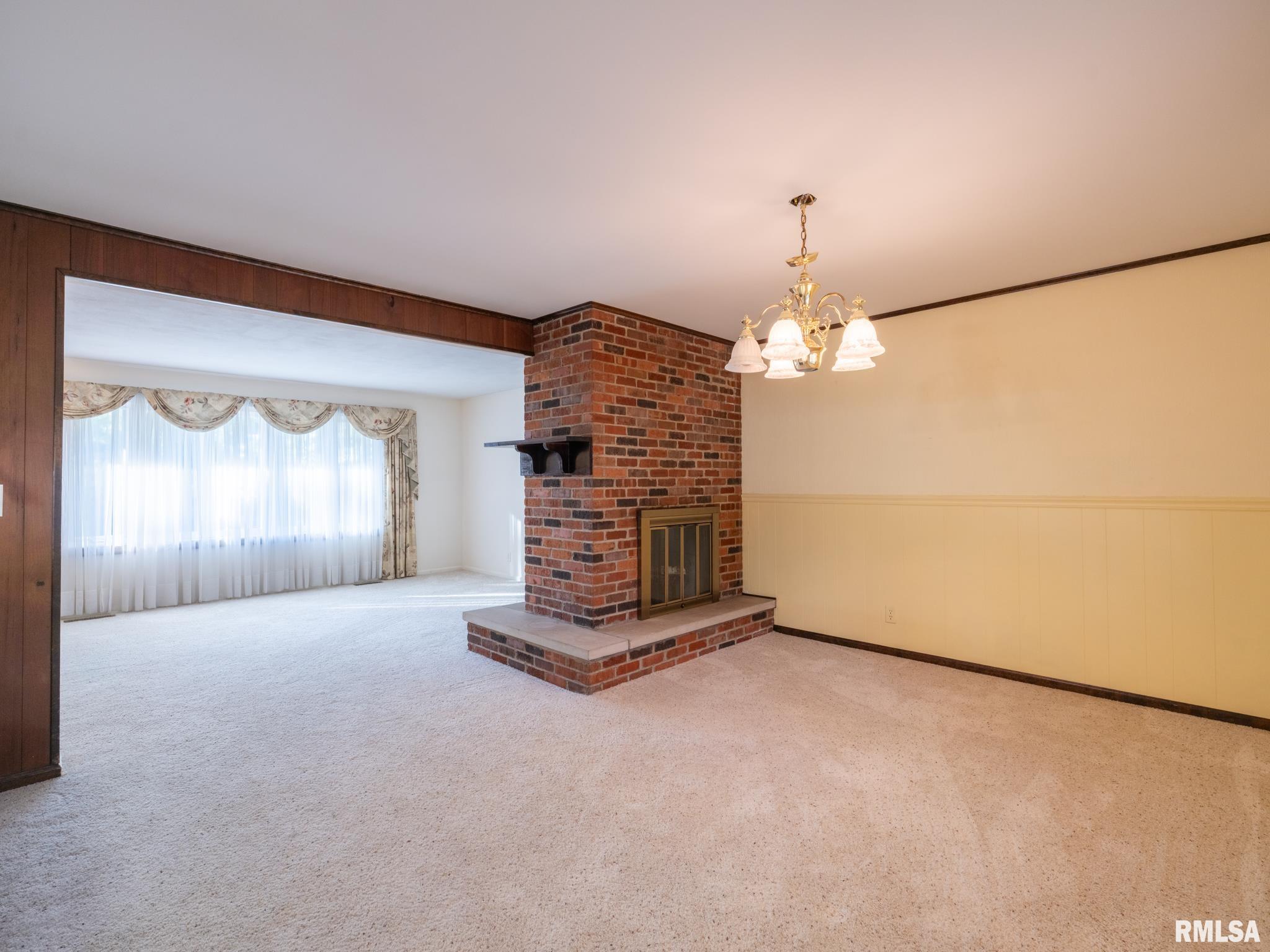 1602 W Lincoln Wood Place