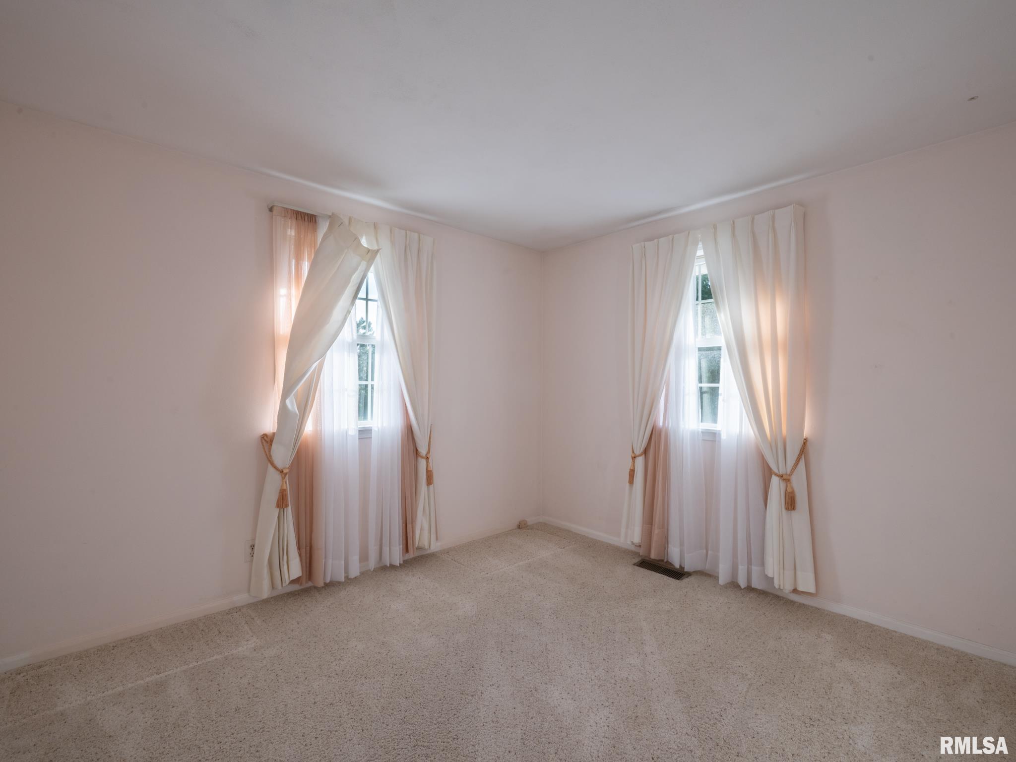 1602 W Lincoln Wood Place