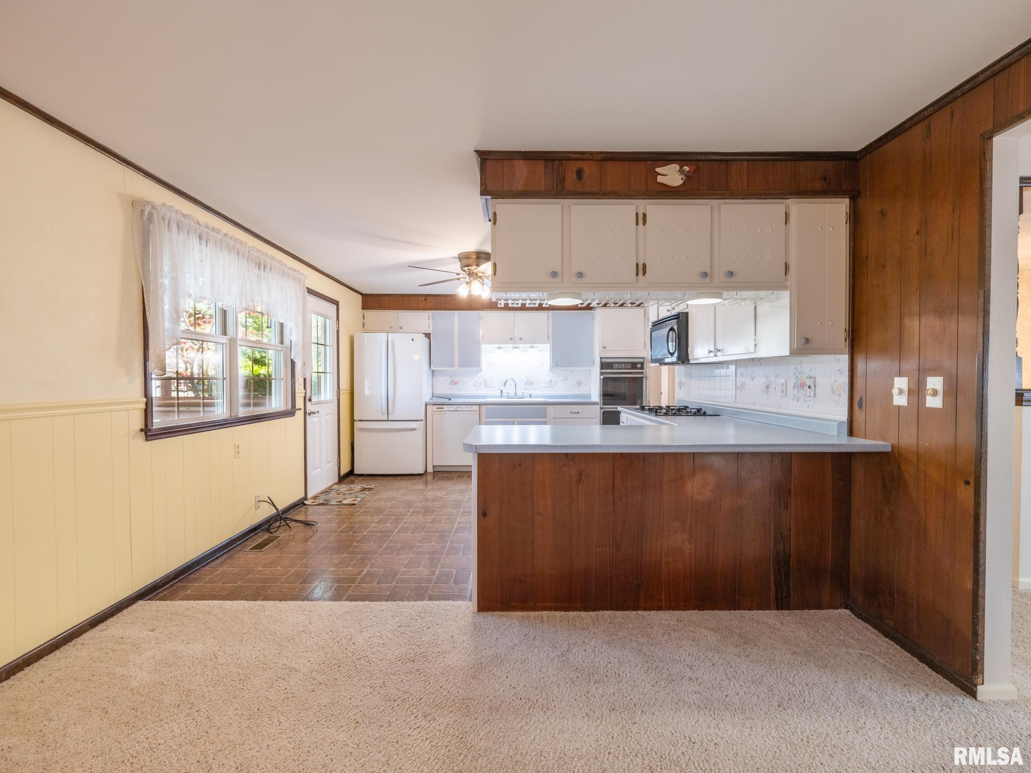 1602 W Lincoln Wood Place