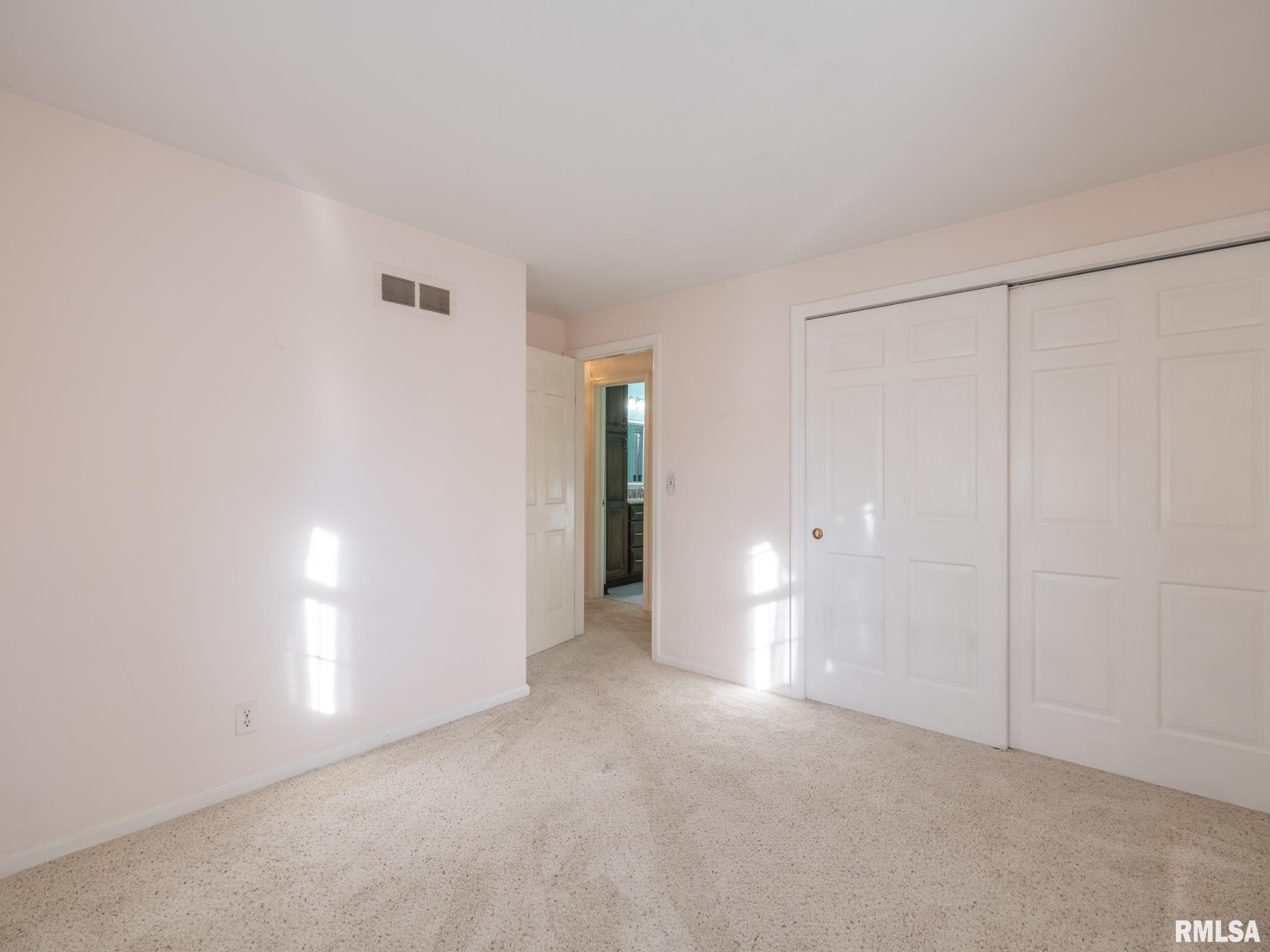 1602 W Lincoln Wood Place