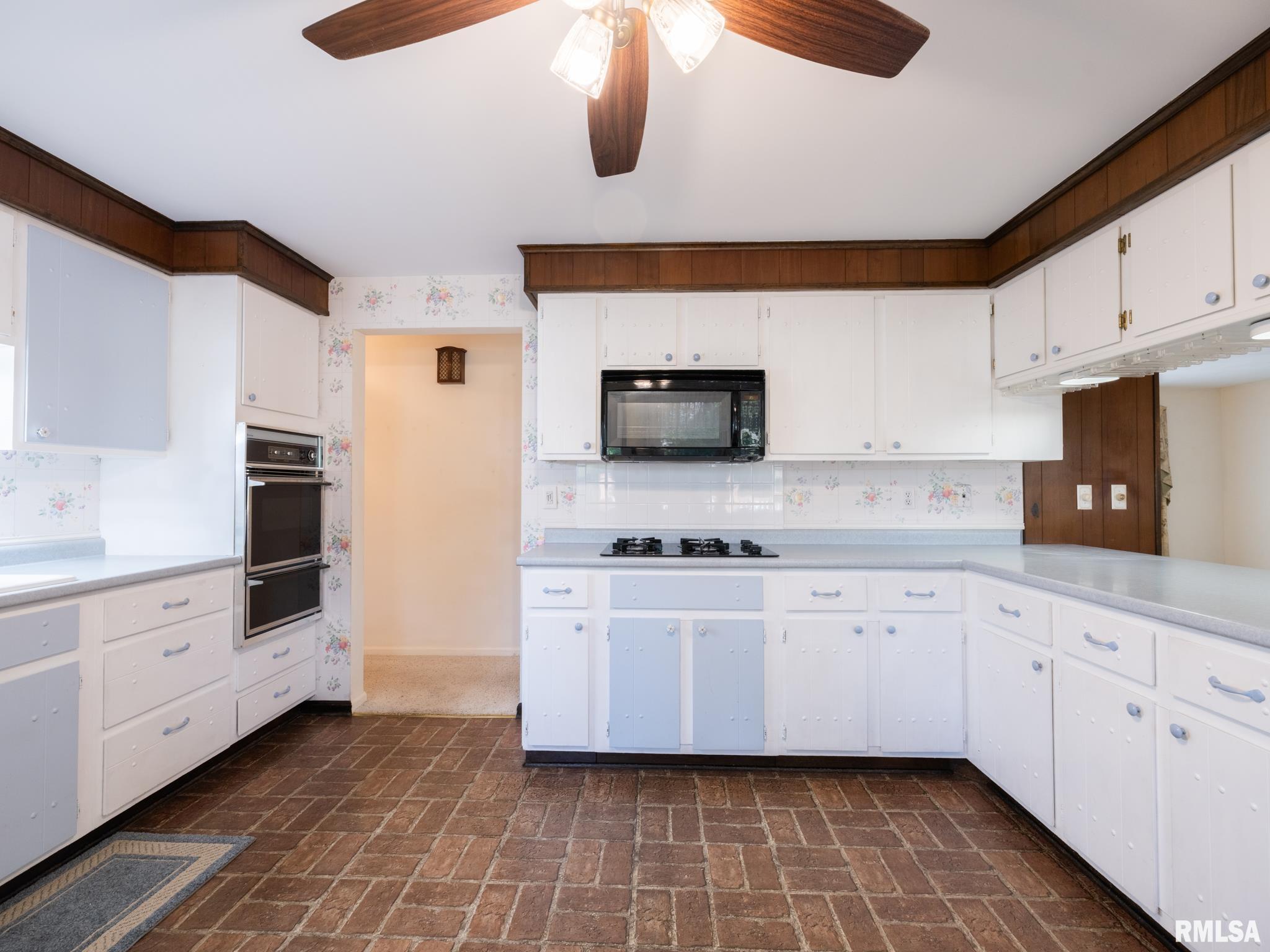 1602 W Lincoln Wood Place