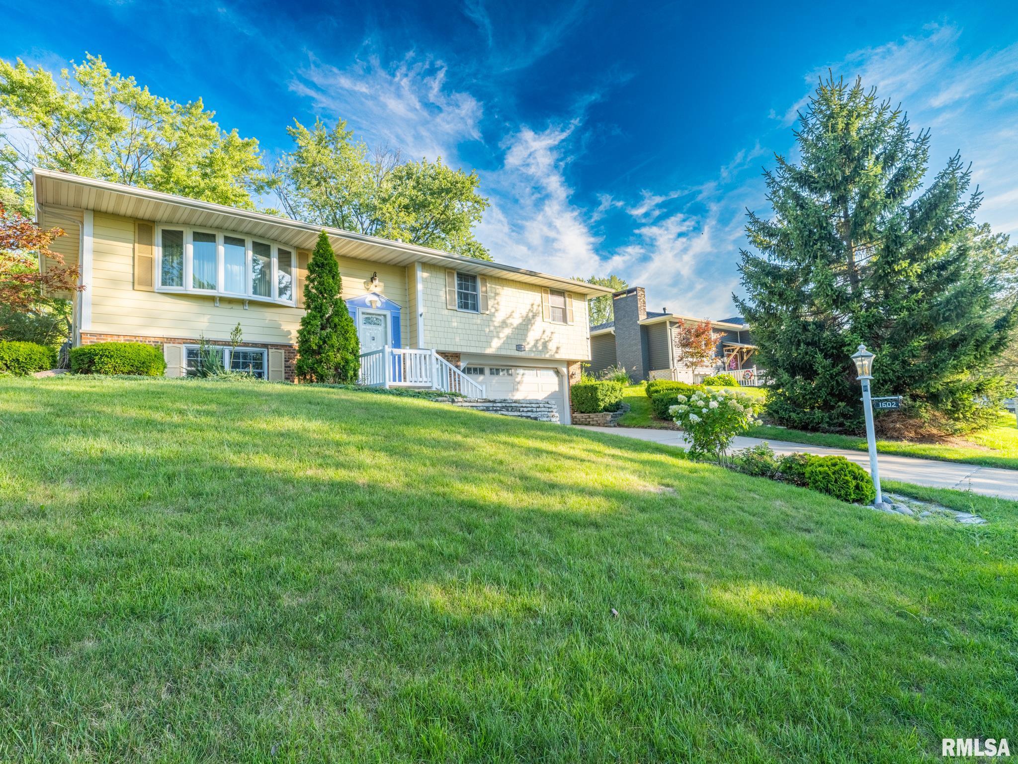 1602 W Lincoln Wood Place