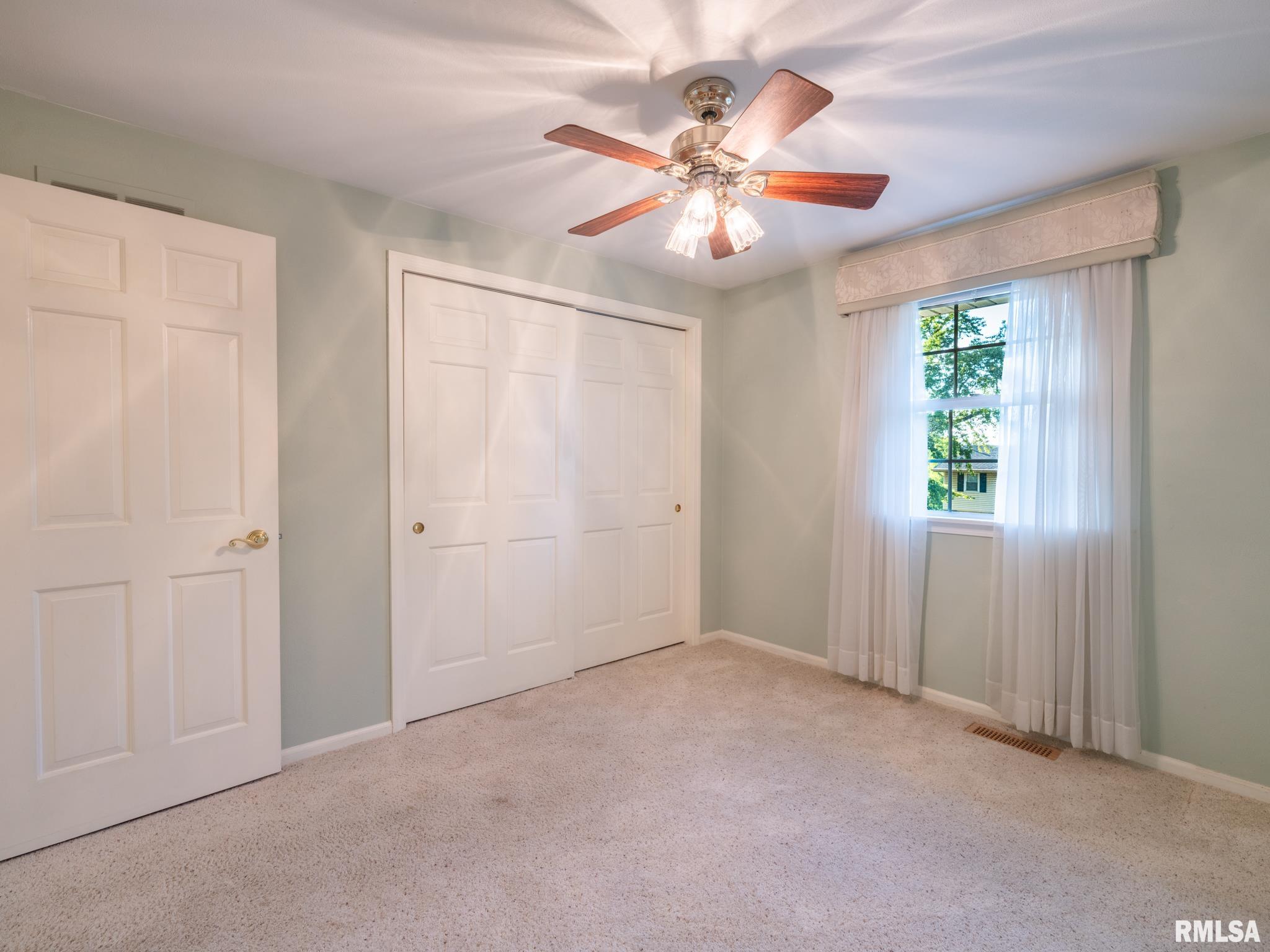 1602 W Lincoln Wood Place