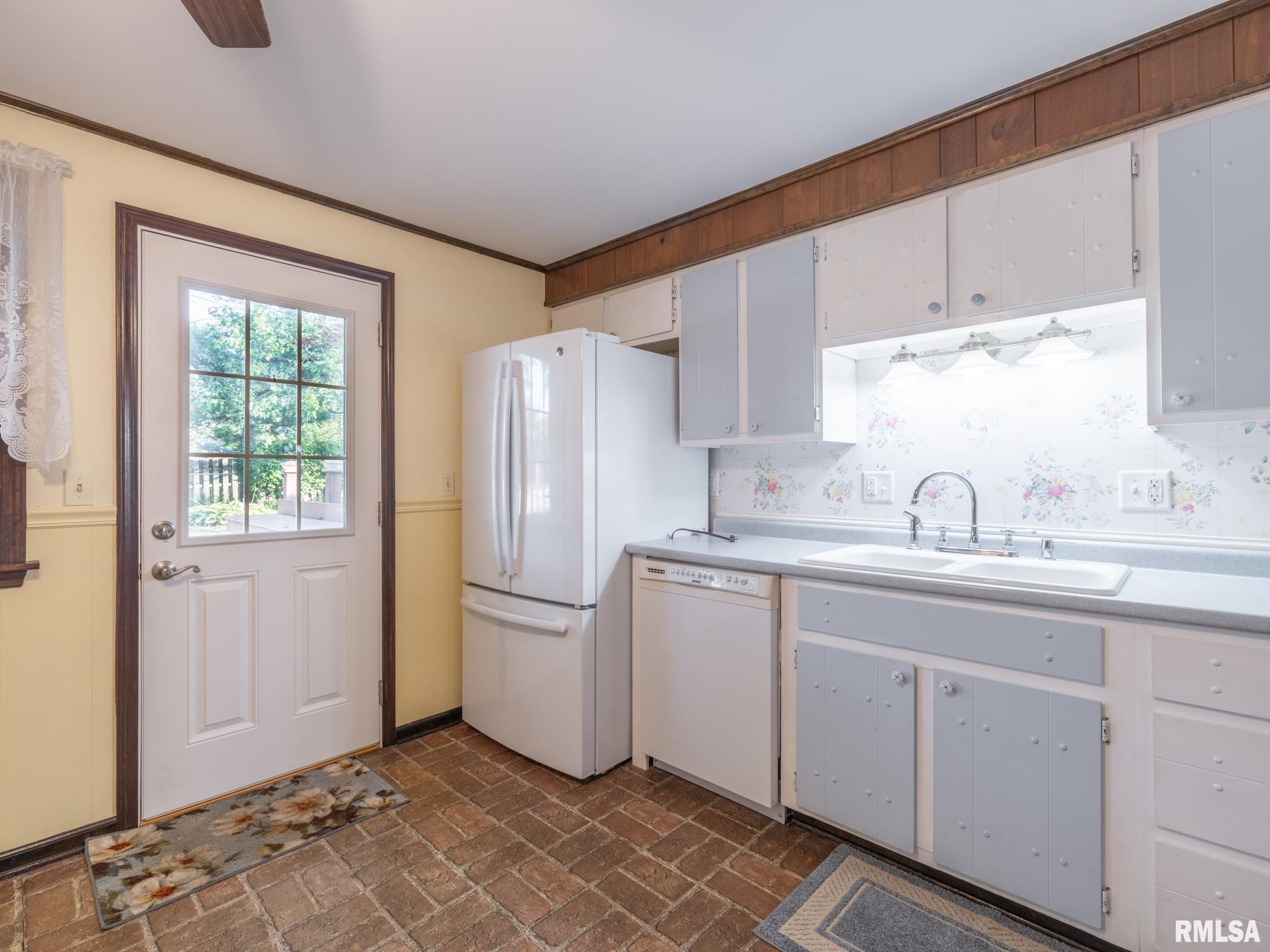 1602 W Lincoln Wood Place