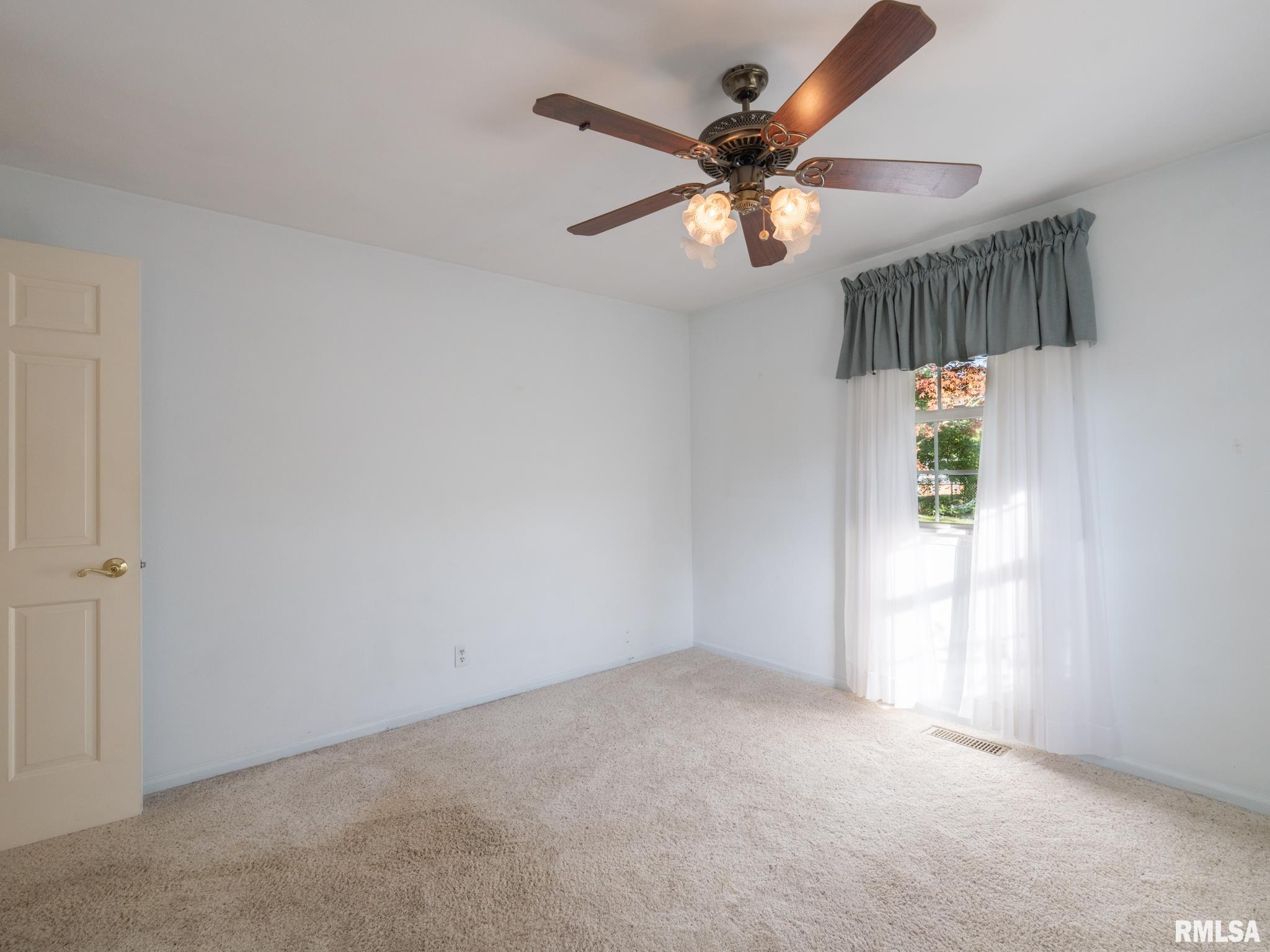 1602 W Lincoln Wood Place