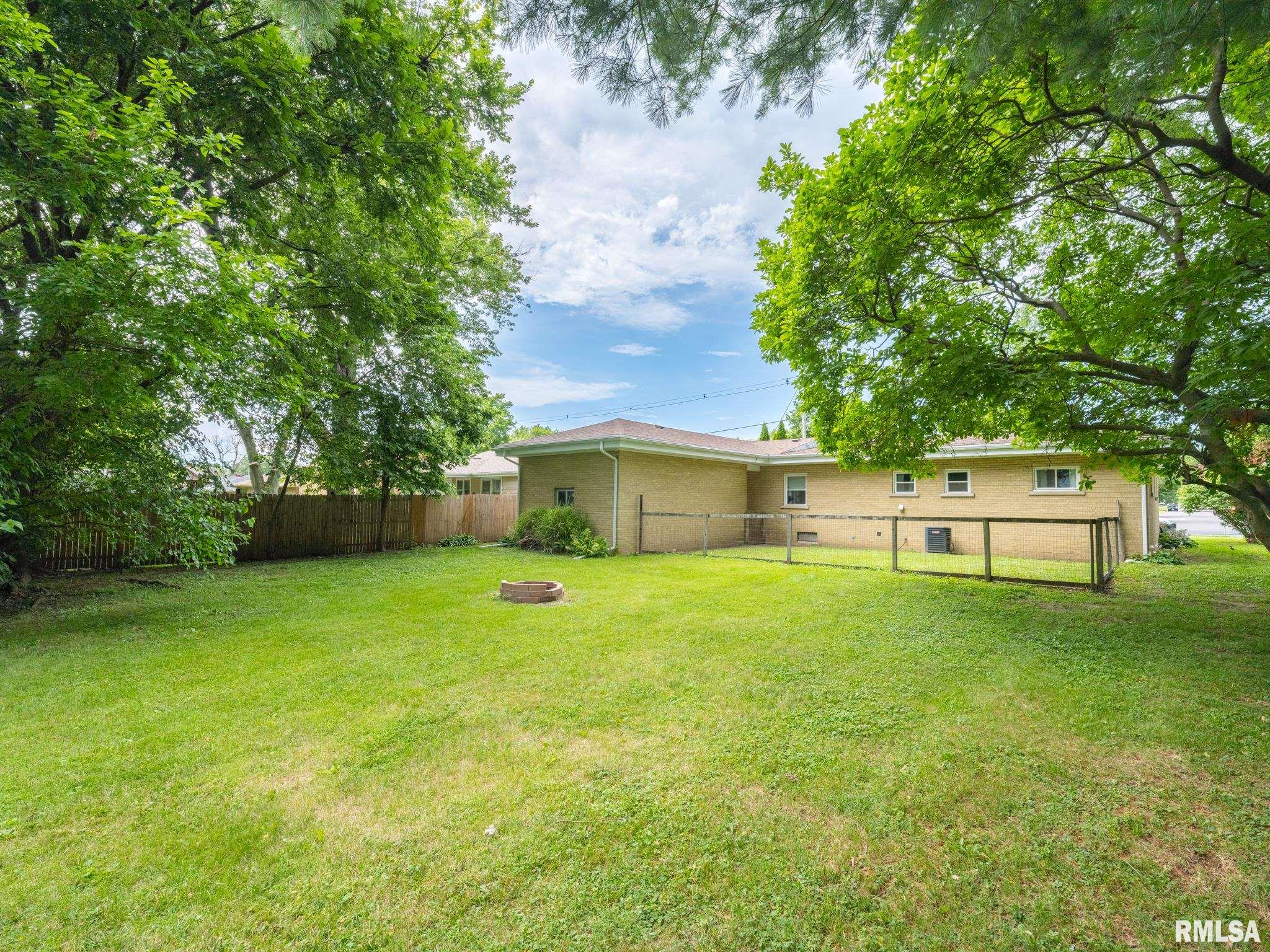 1036 E FORREST HILL Avenue