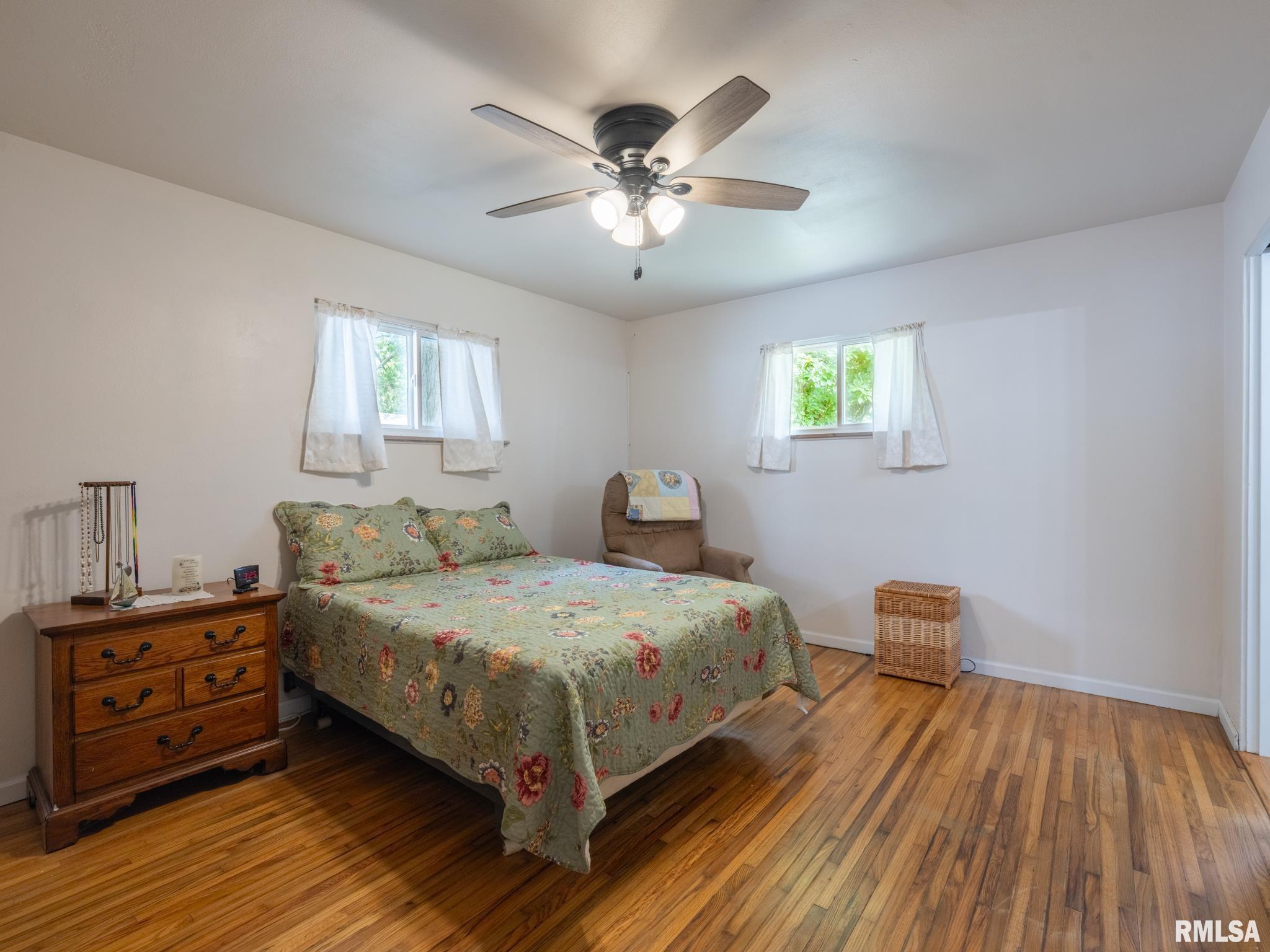 1036 E FORREST HILL Avenue