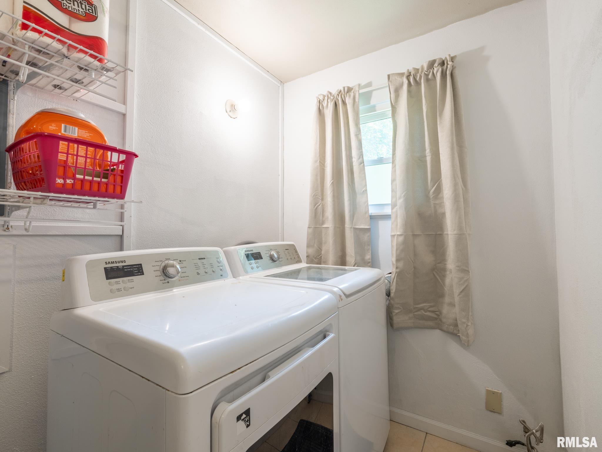 1036 E FORREST HILL Avenue