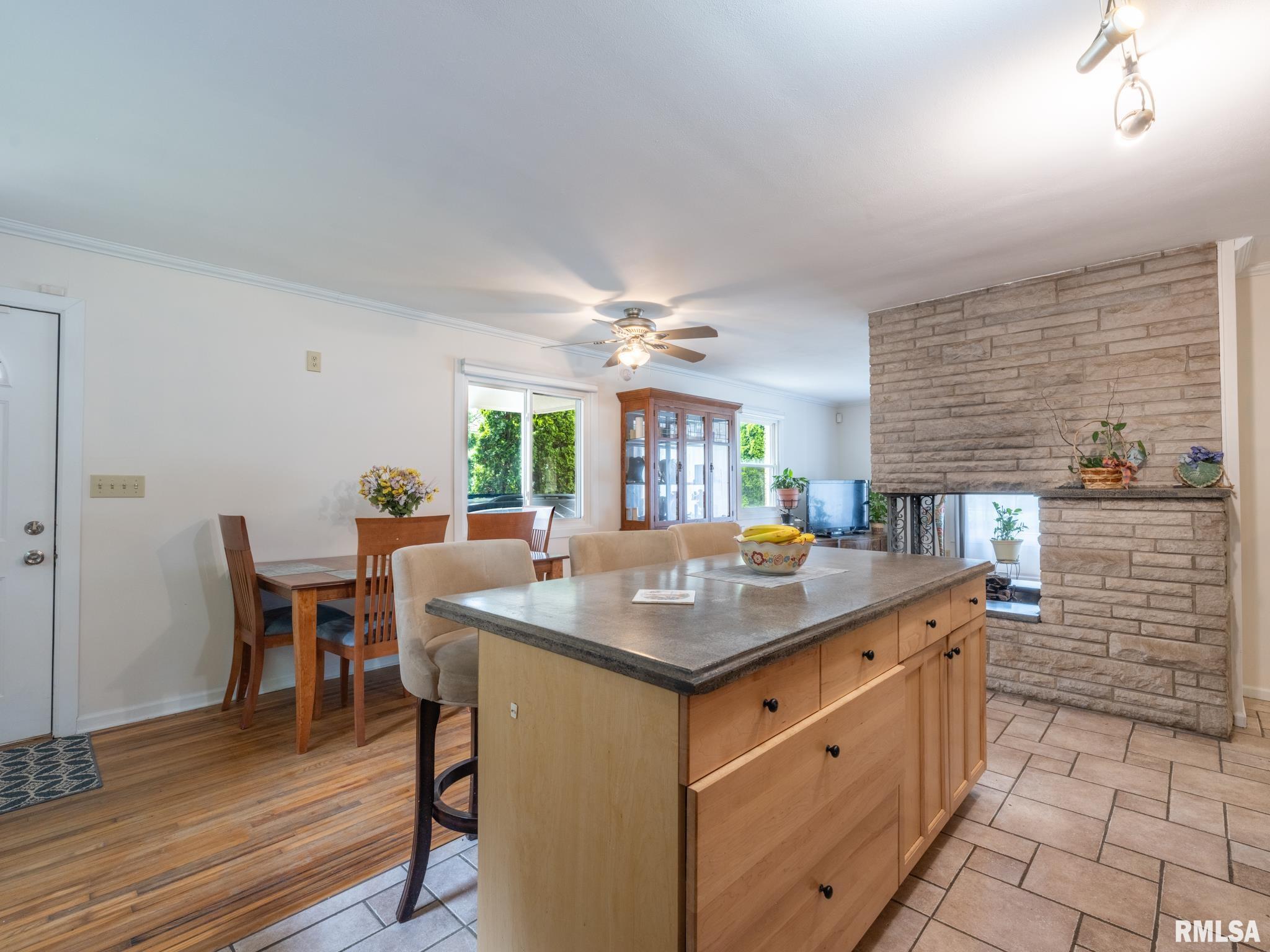 1036 E FORREST HILL Avenue