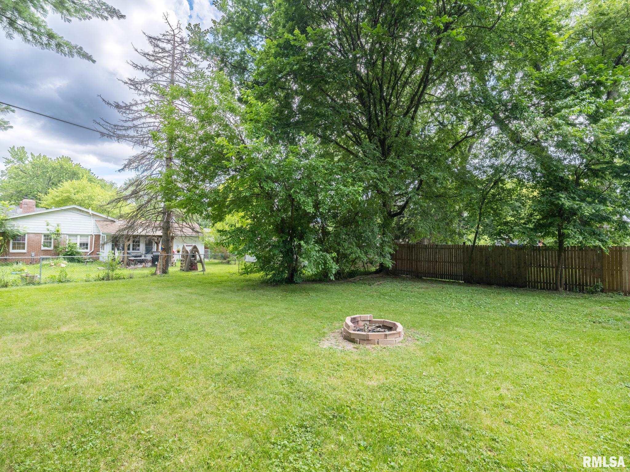 1036 E FORREST HILL Avenue