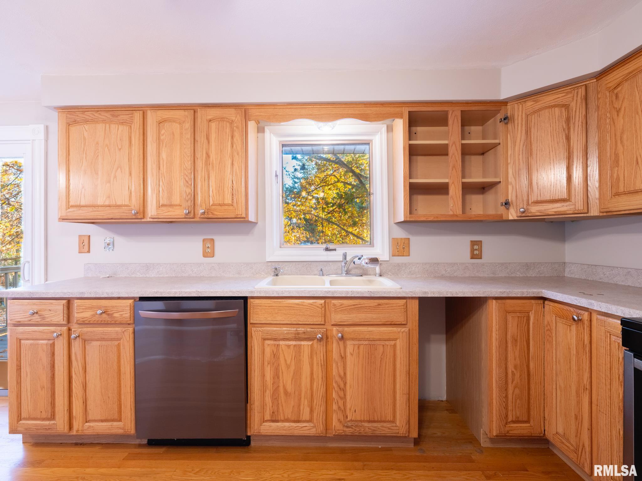 9622 W LANCASTER Road