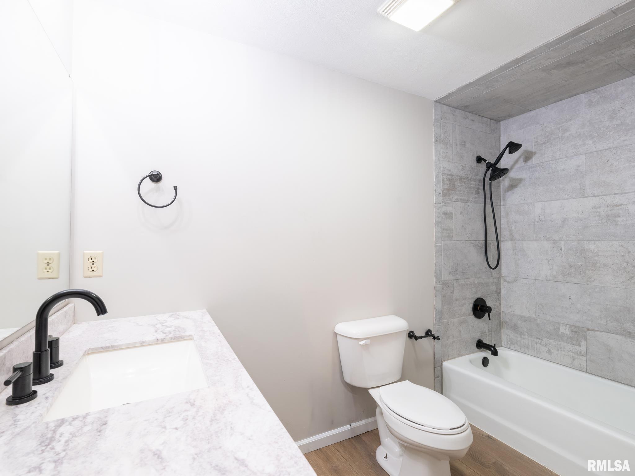 9622 W LANCASTER Road