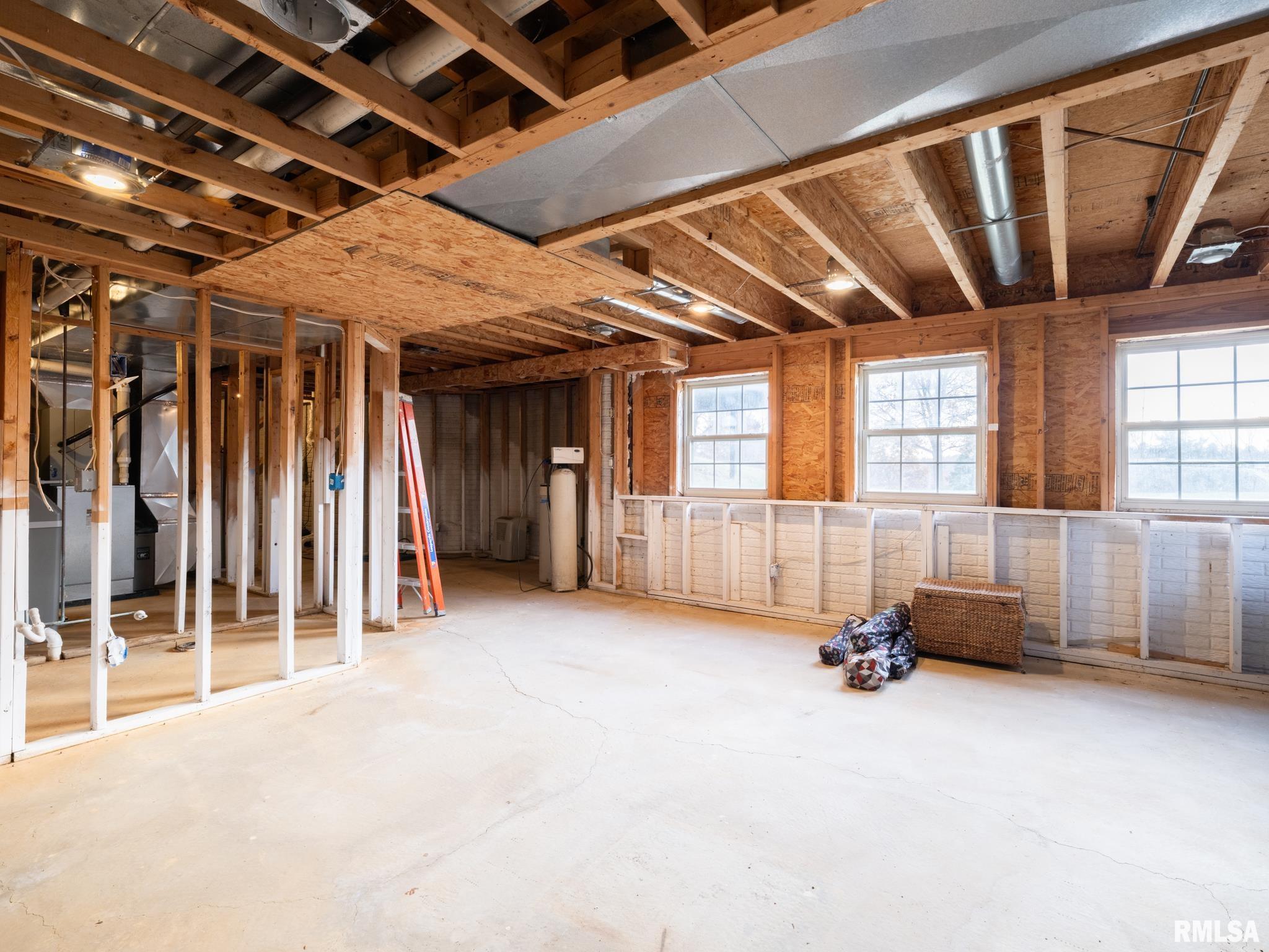 2215 County Road 600 N Road