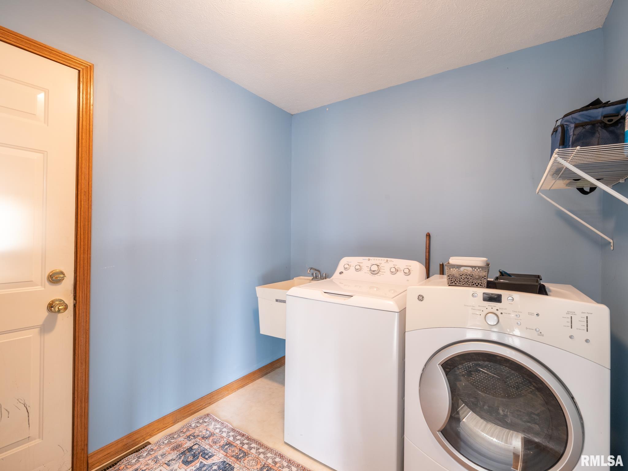 2215 County Road 600 N Road